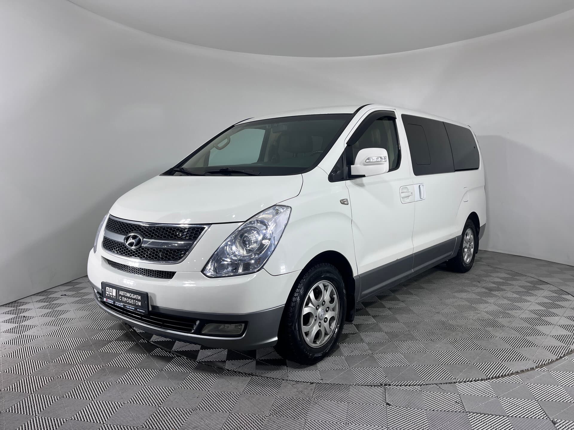 Фотография автомобиля Hyundai Grand Starex