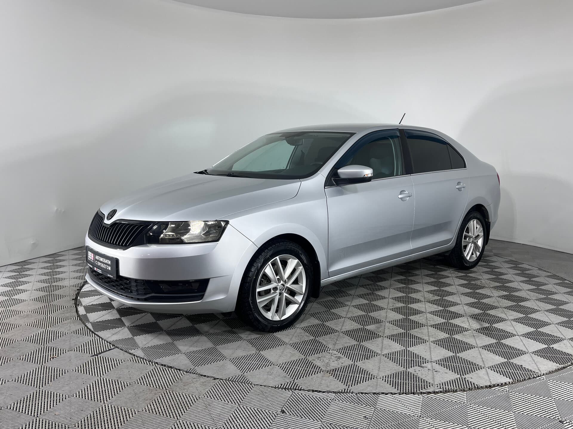 Фотография автомобиля Skoda Rapid