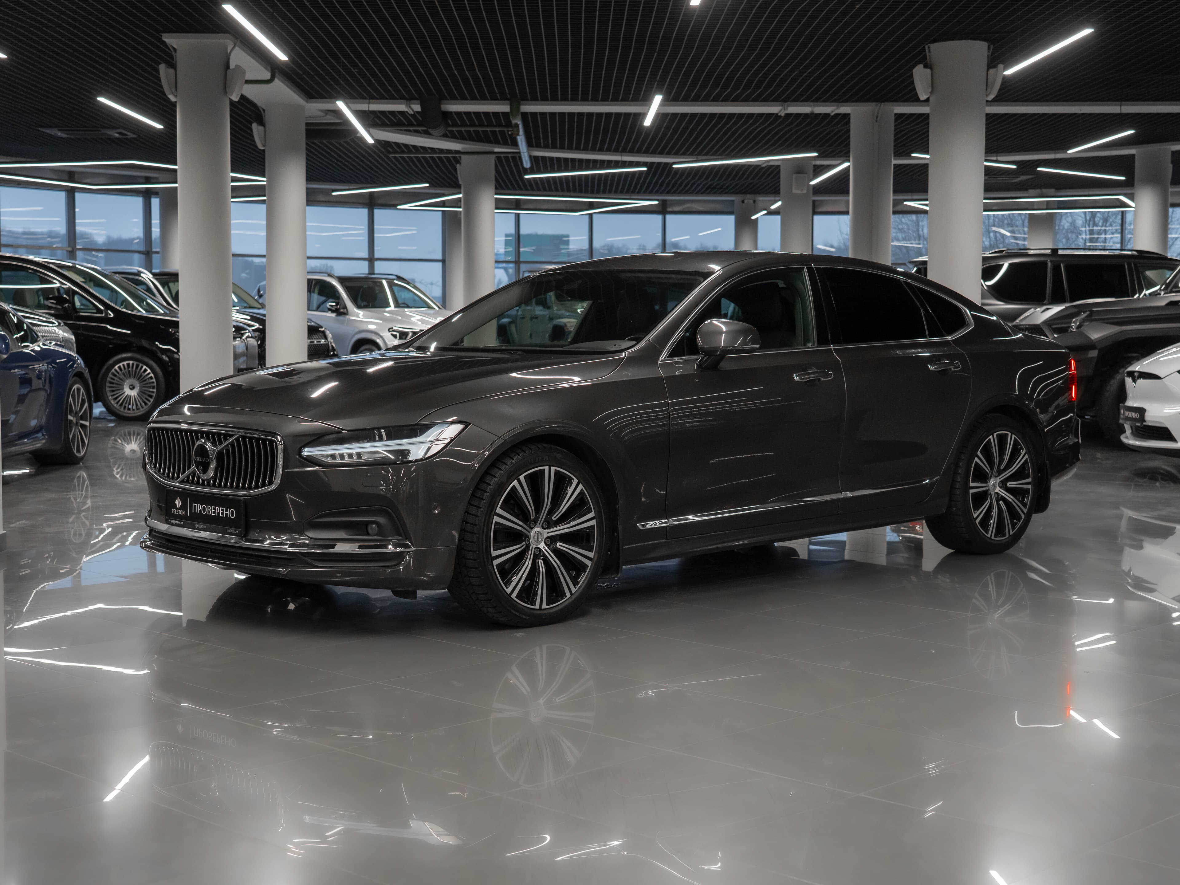 Фотография автомобиля Volvo S90
