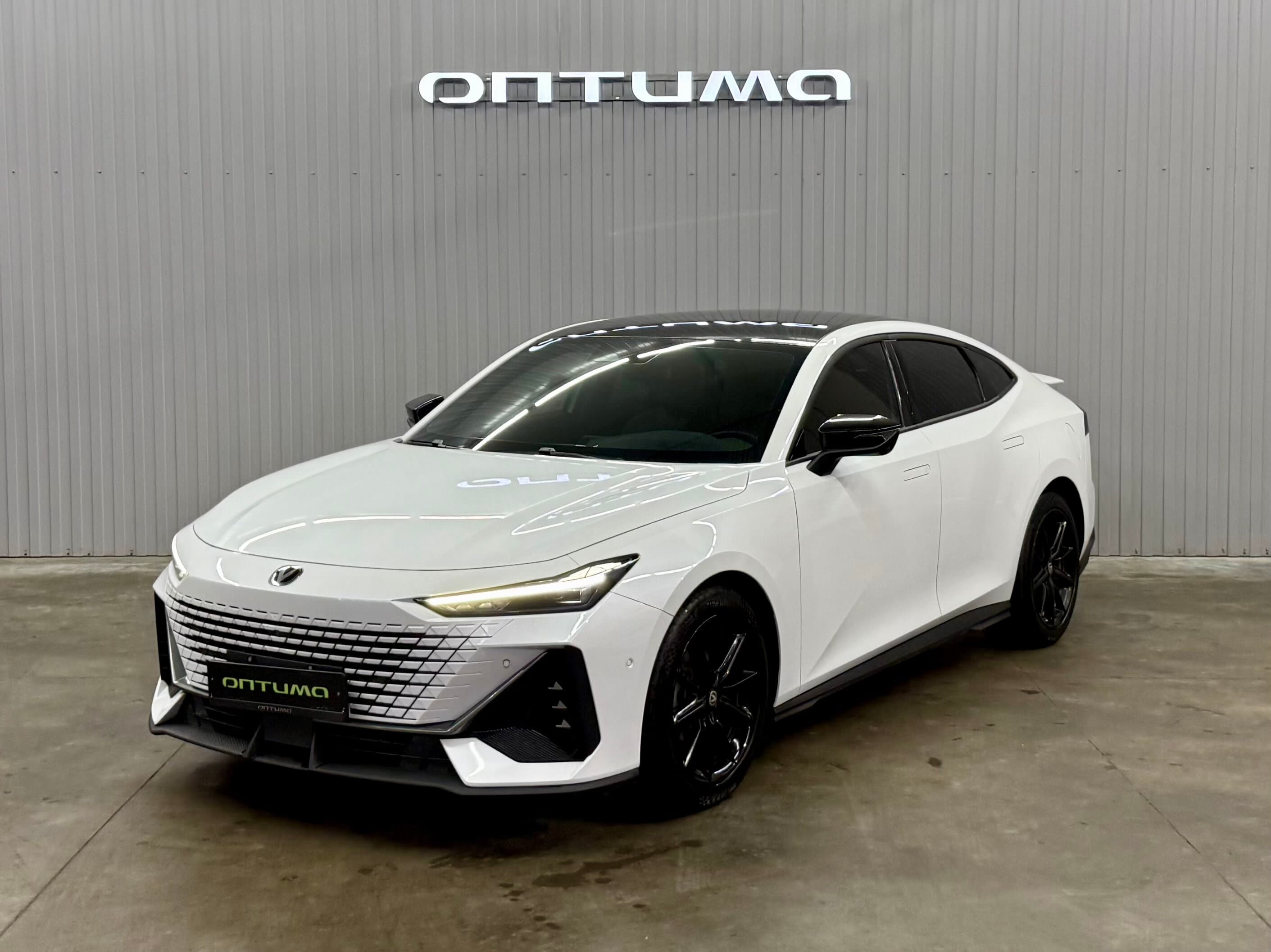 Фотография автомобиля Changan UNI-V