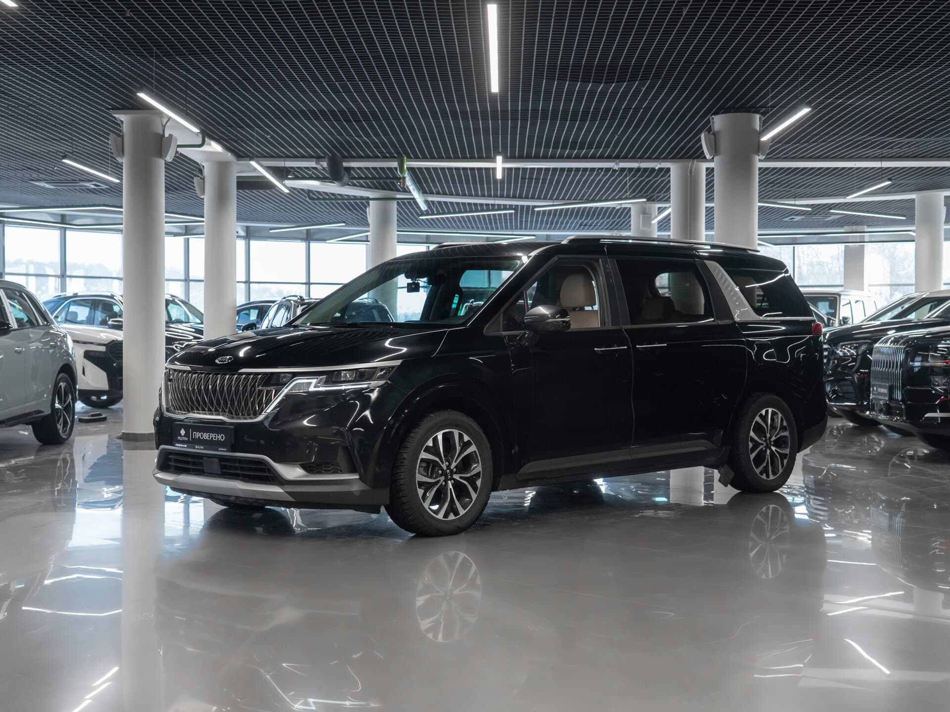 Фотография автомобиля Kia Carnival