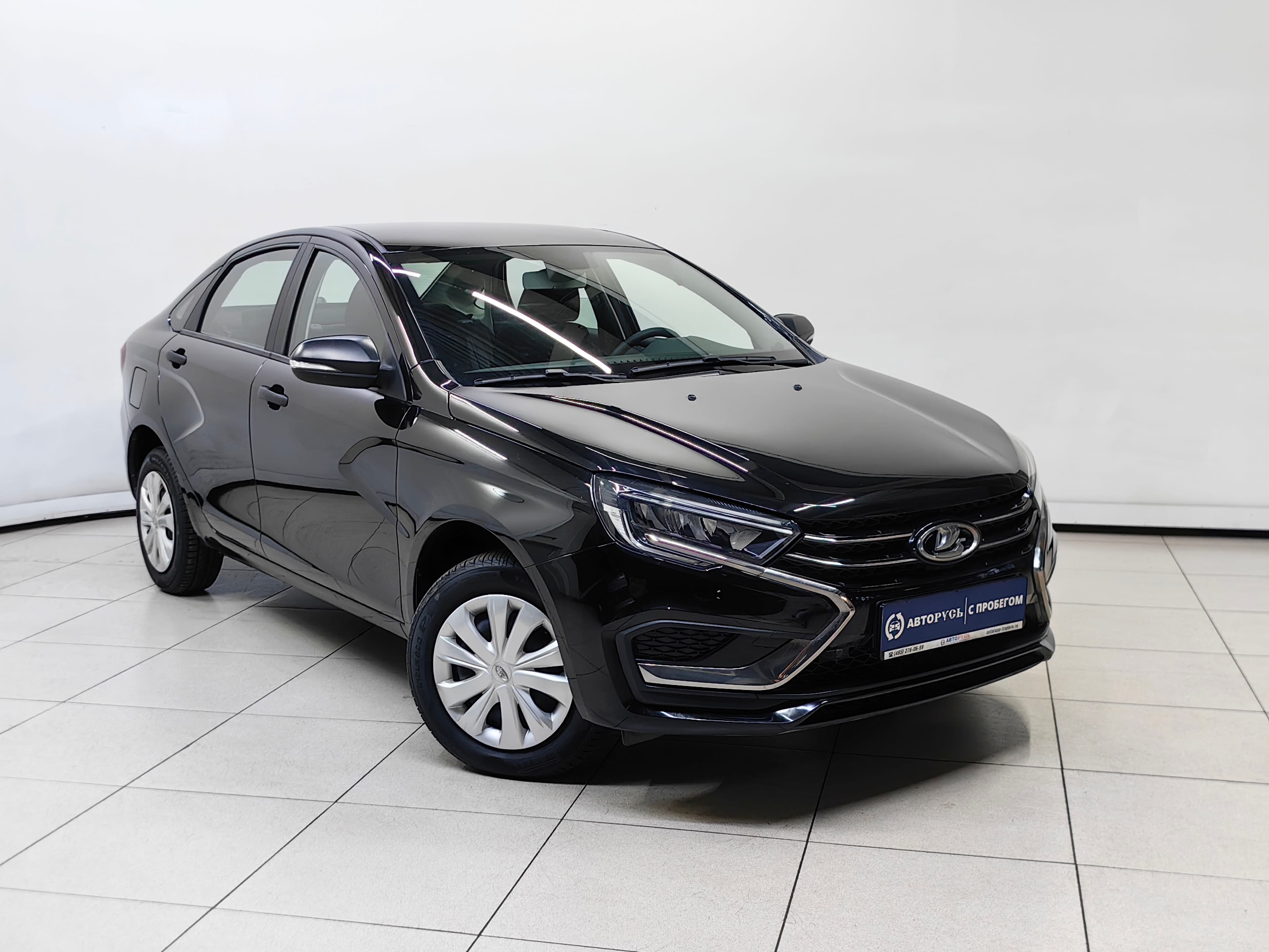 Фотография автомобиля Lada (ВАЗ) Vesta