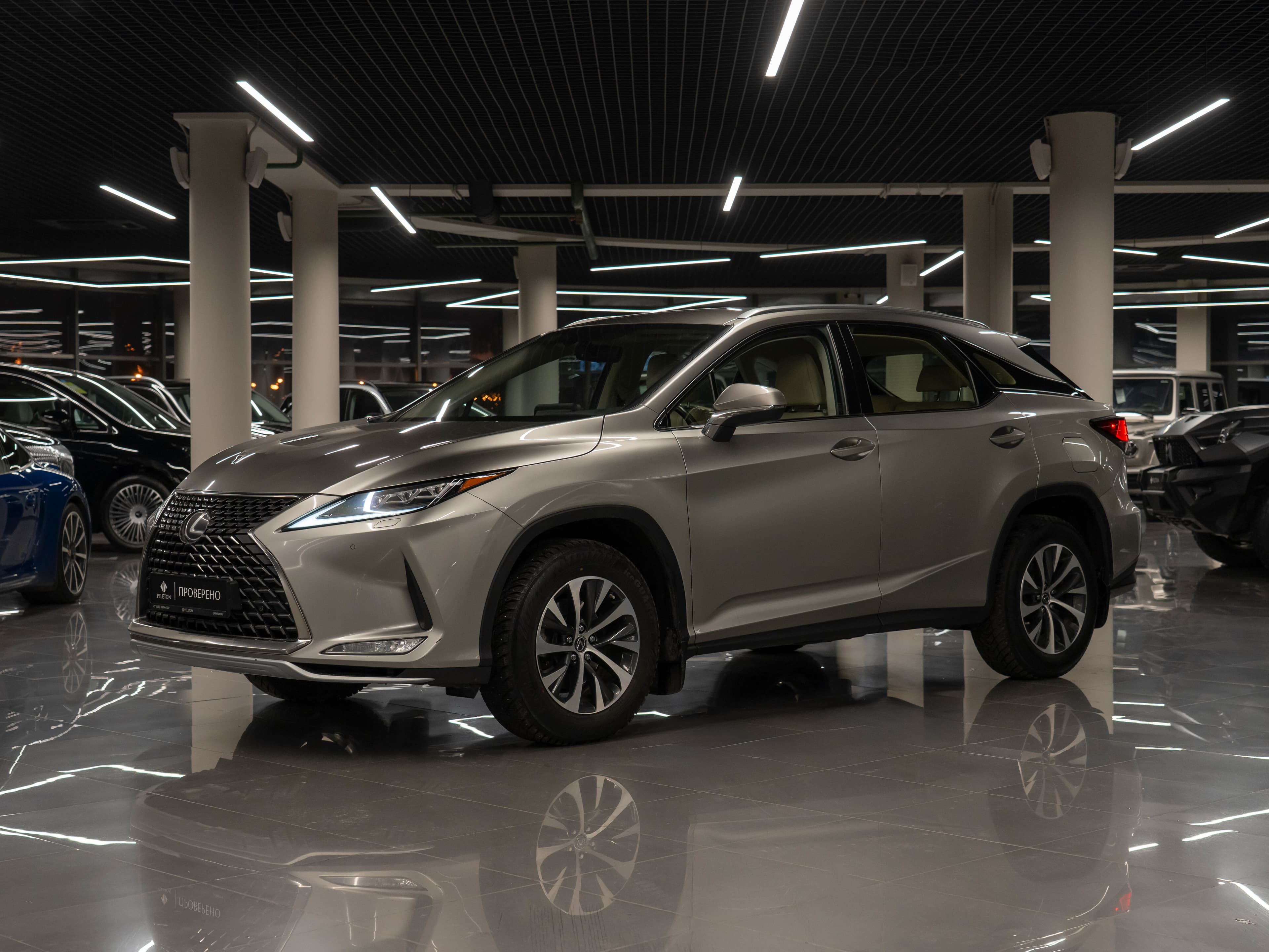 Фотография автомобиля Lexus RX