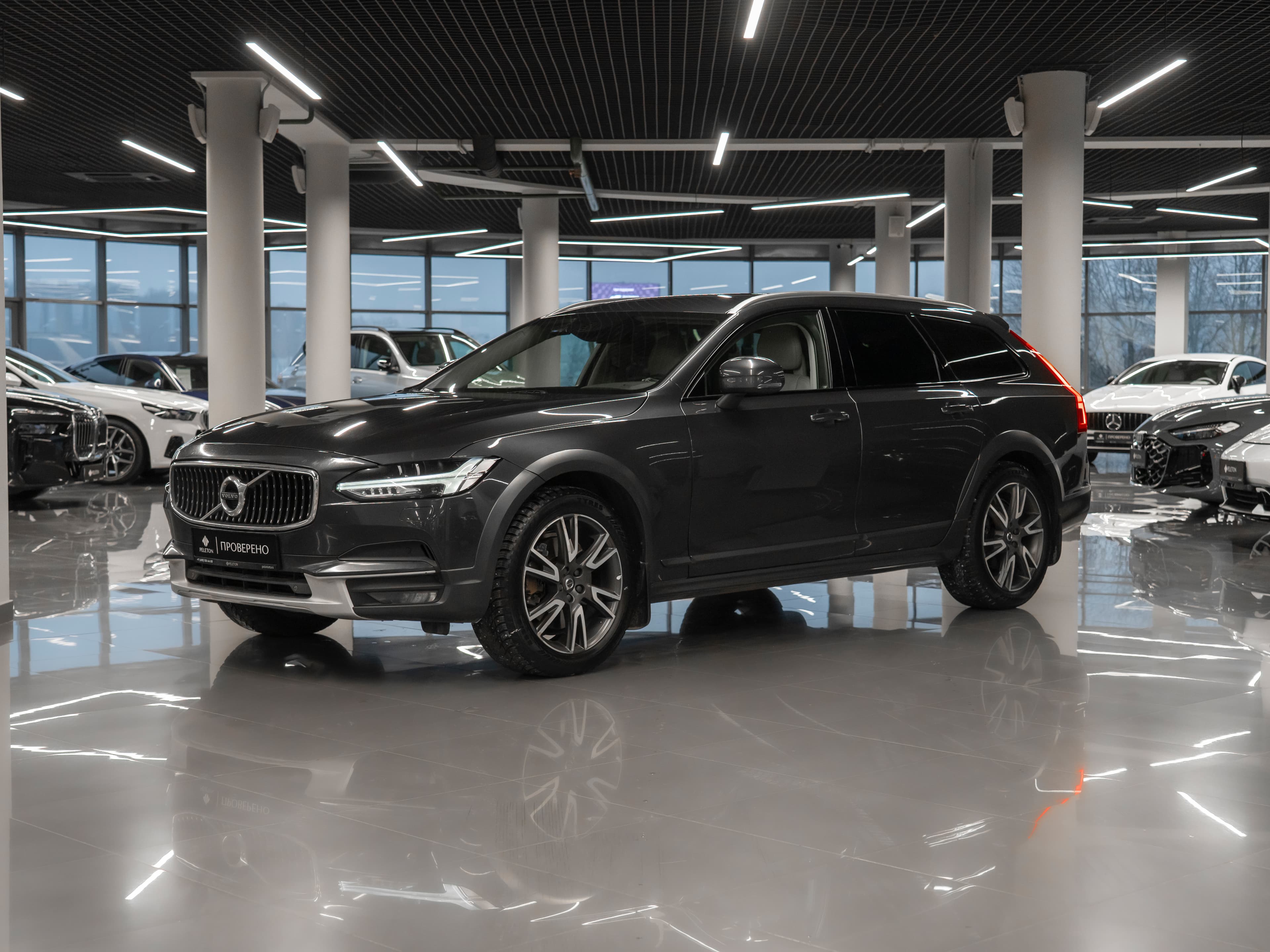 Фотография автомобиля Volvo V90 Cross Country