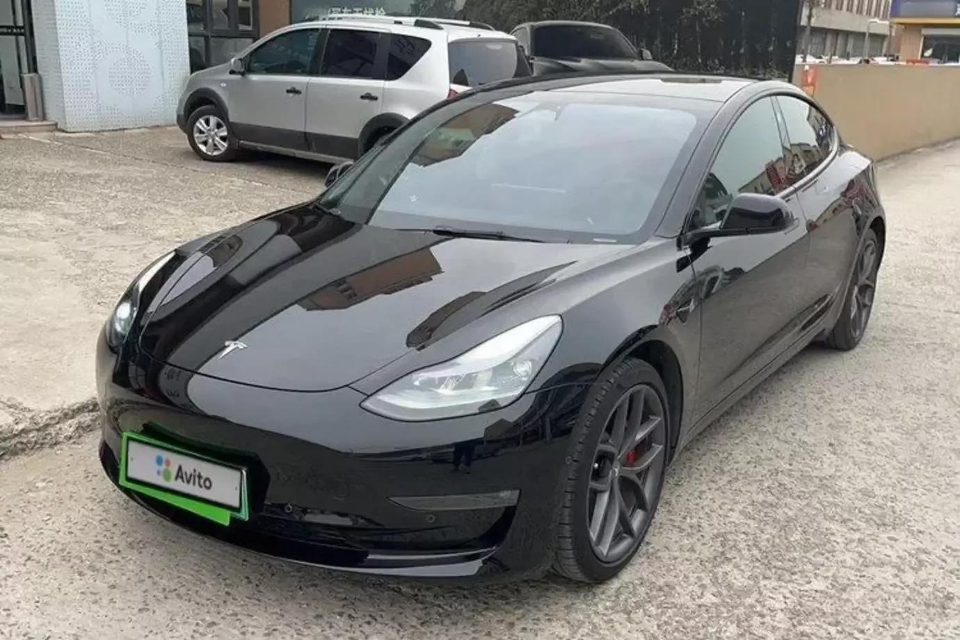 Фотография автомобиля Tesla Model 3