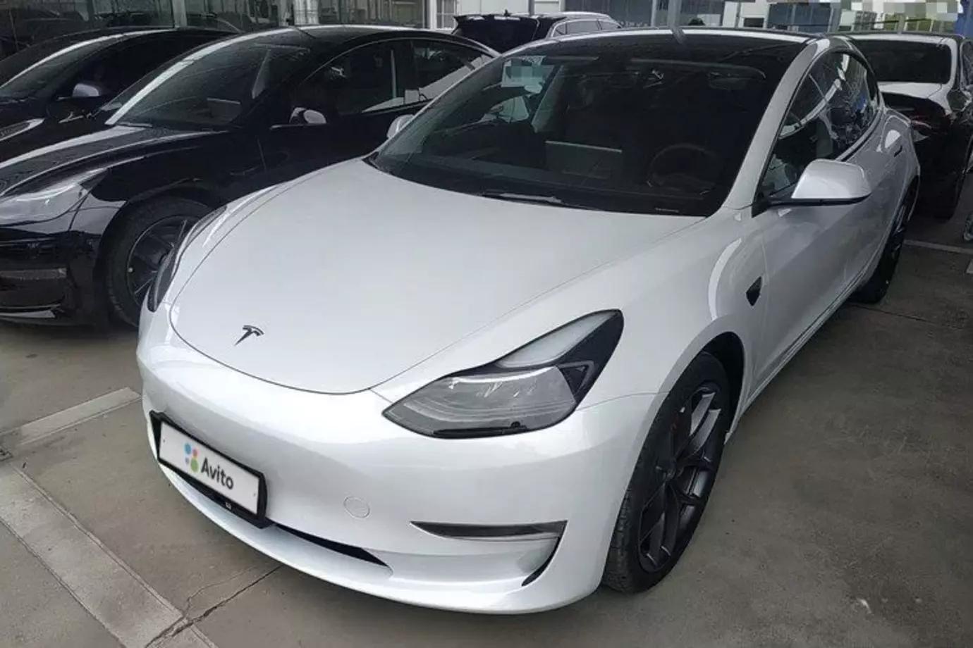 Фотография автомобиля Tesla Model 3