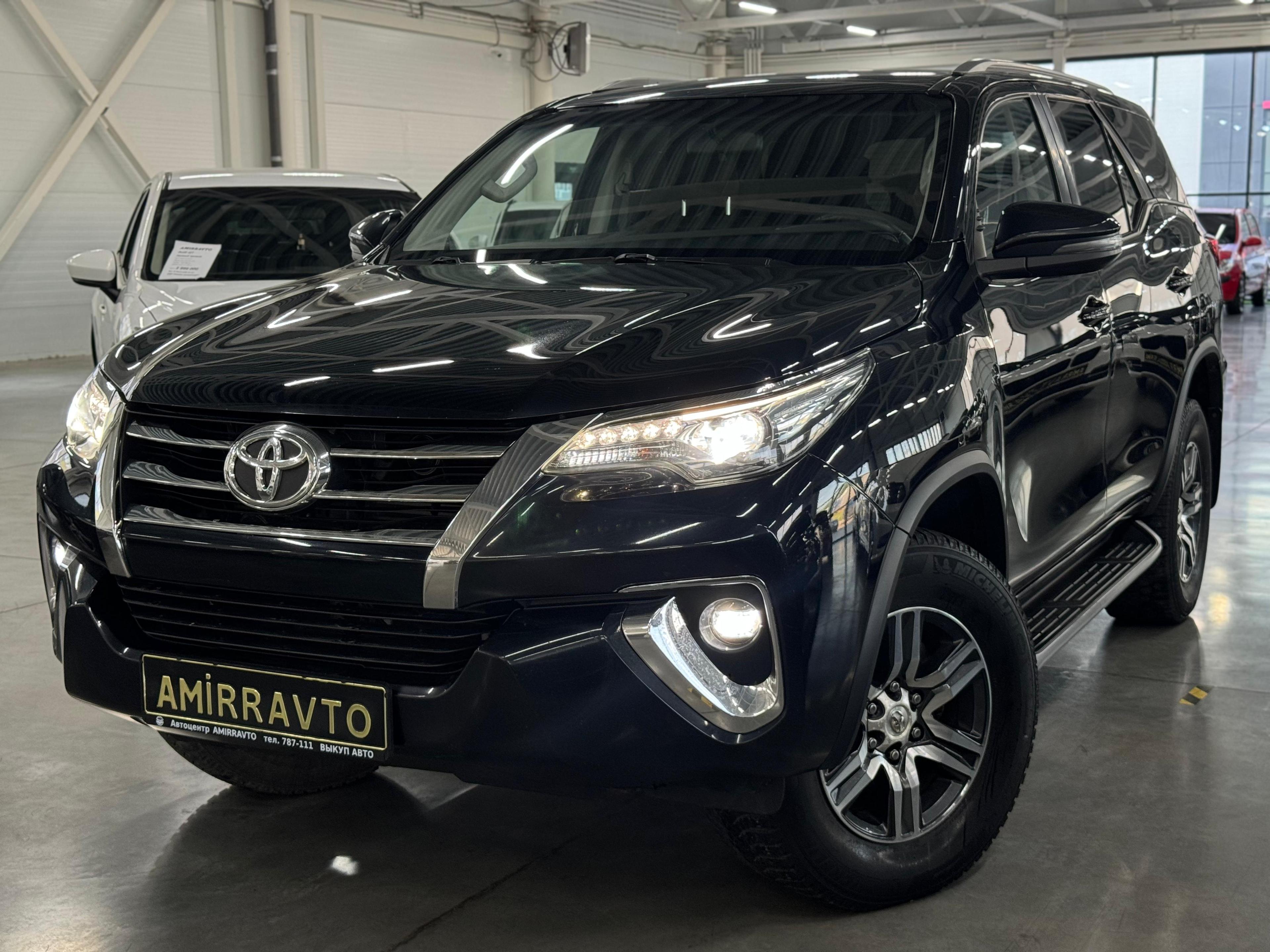 Фотография автомобиля Toyota Fortuner