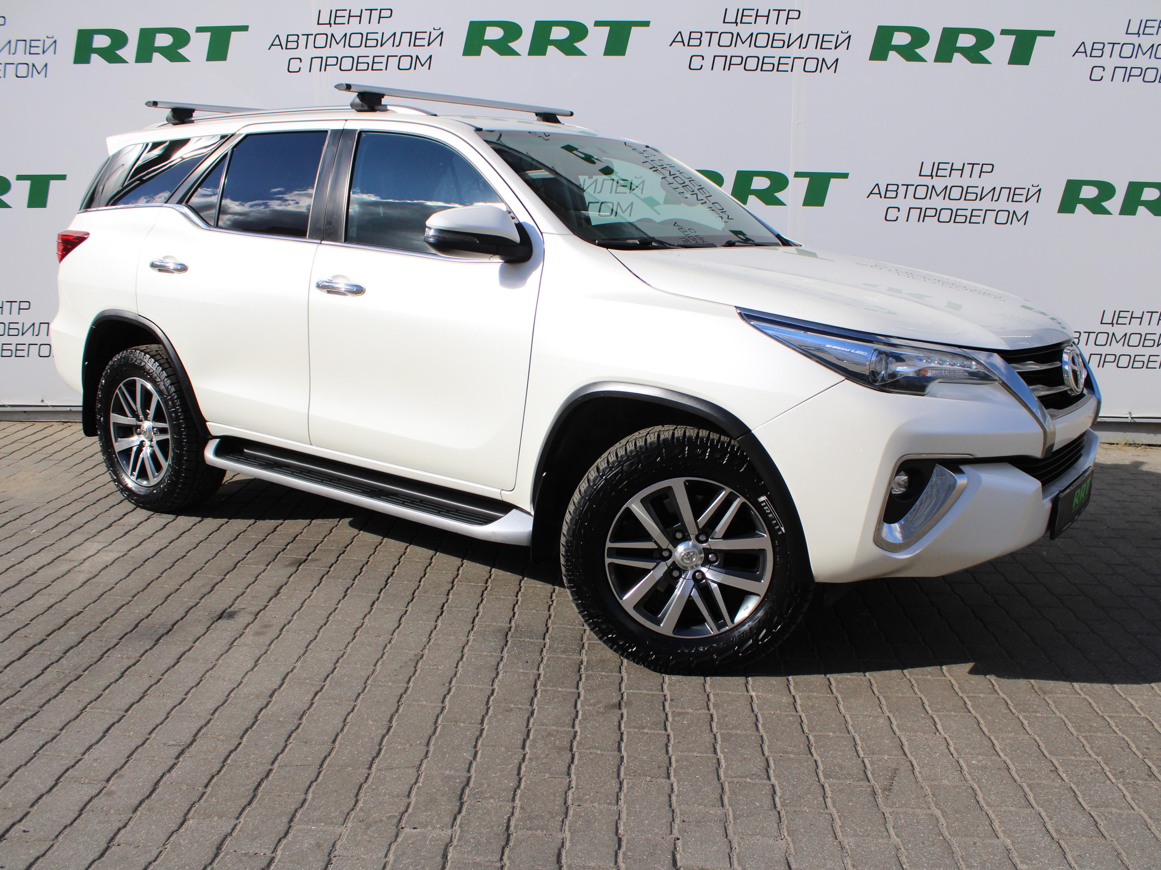 Фотография автомобиля Toyota Fortuner