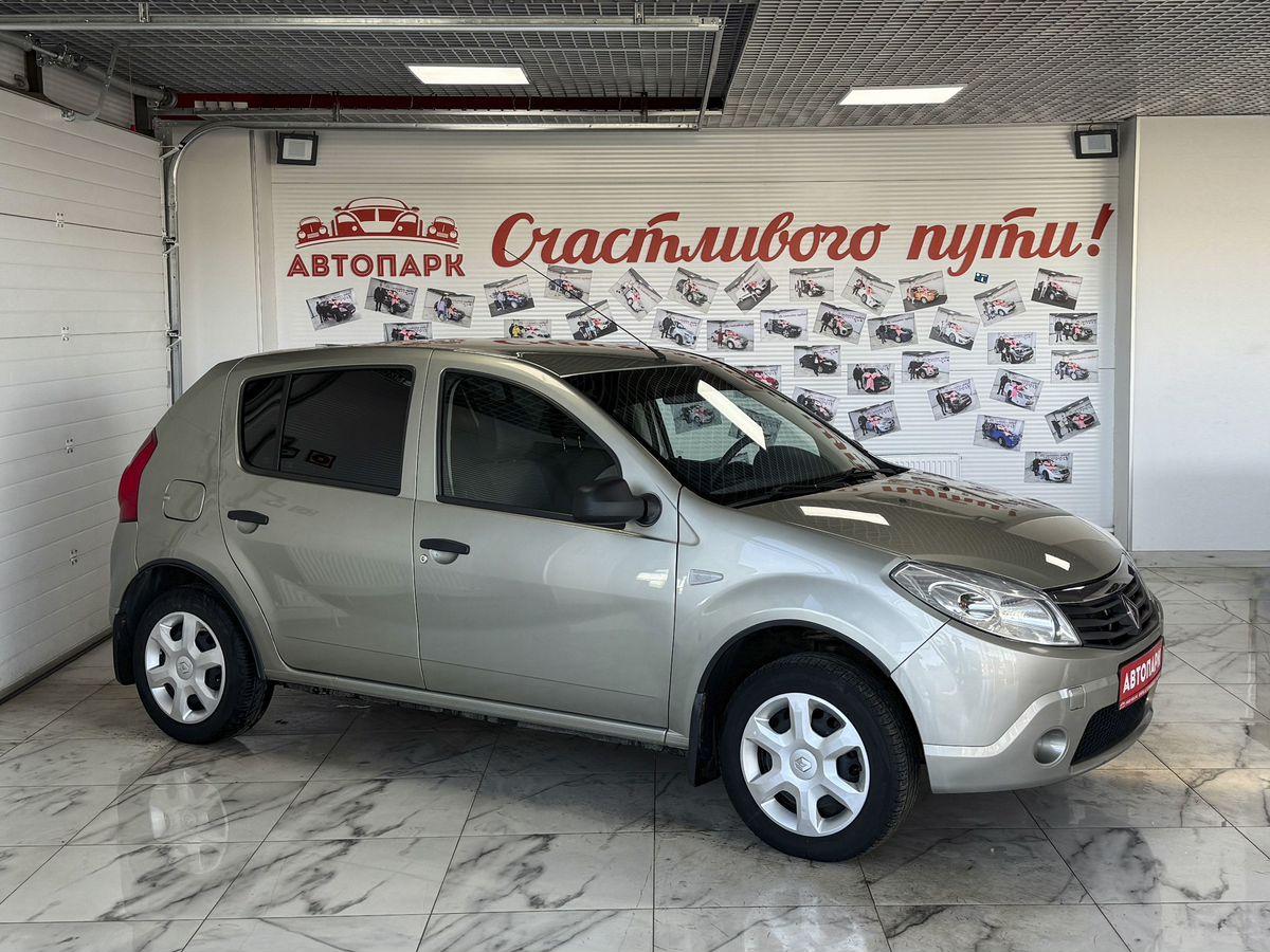 Фотография автомобиля Renault Sandero