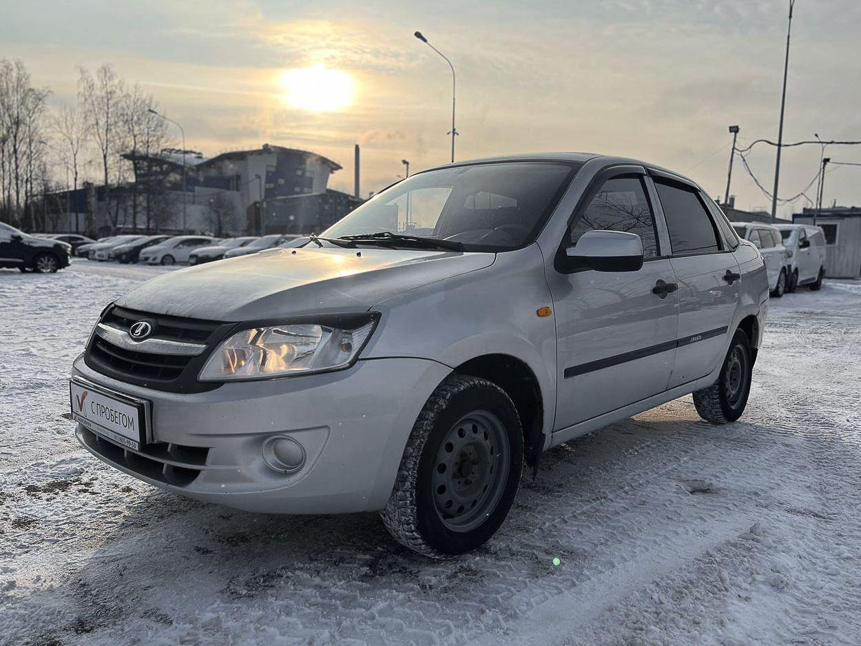 Фотография автомобиля Lada (ВАЗ) Granta