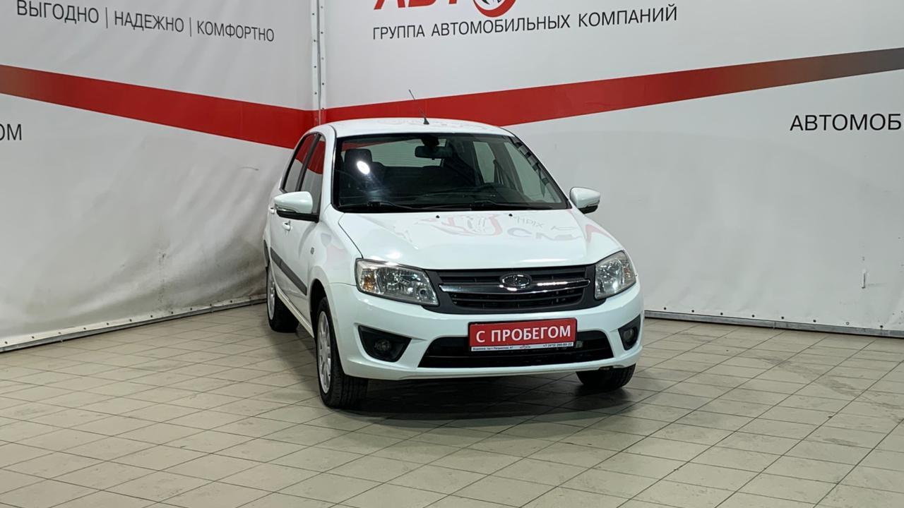 Фотография автомобиля Lada (ВАЗ) Granta