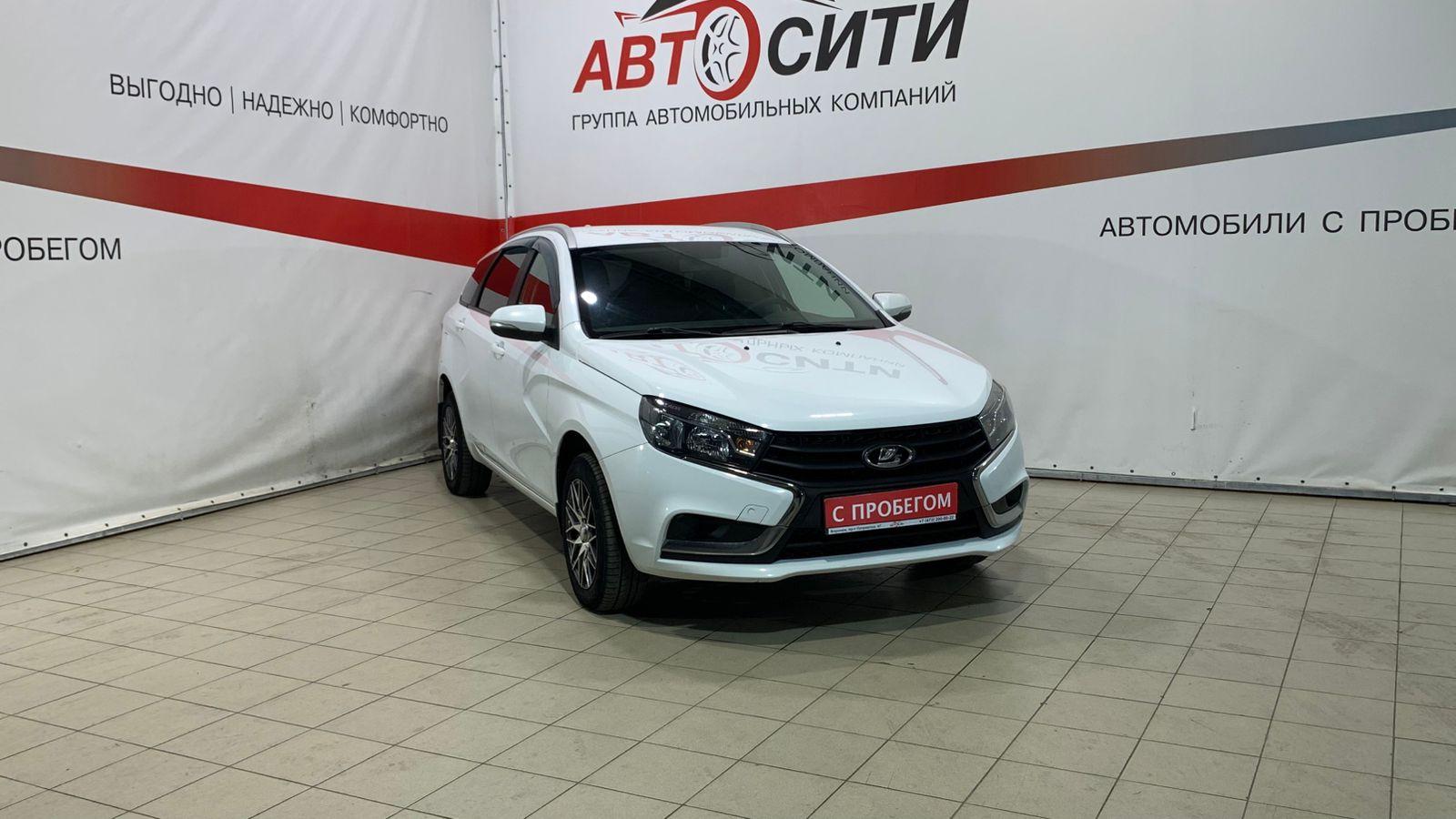 Фотография автомобиля Lada (ВАЗ) Vesta