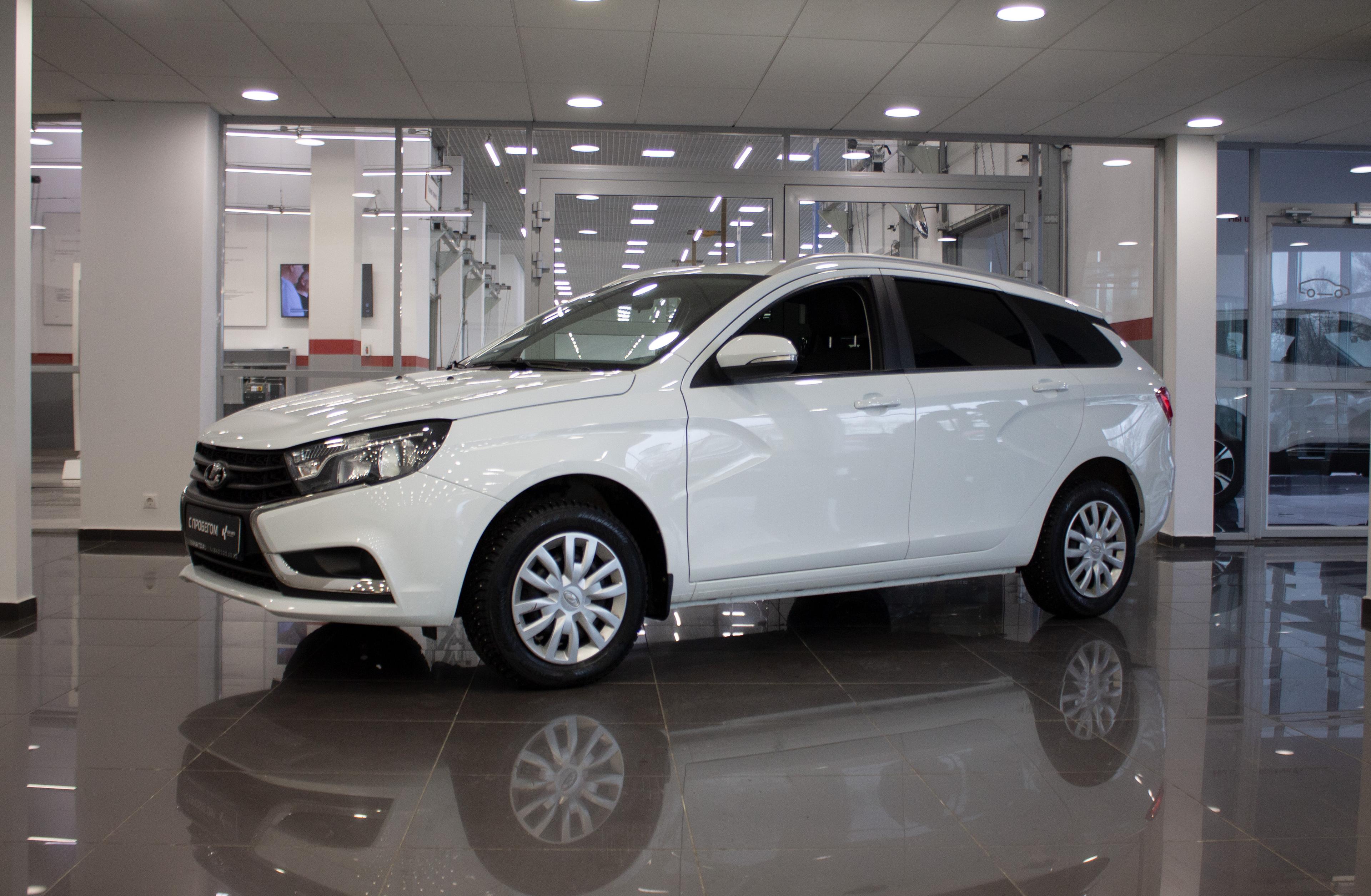 Фотография автомобиля Lada (ВАЗ) Vesta