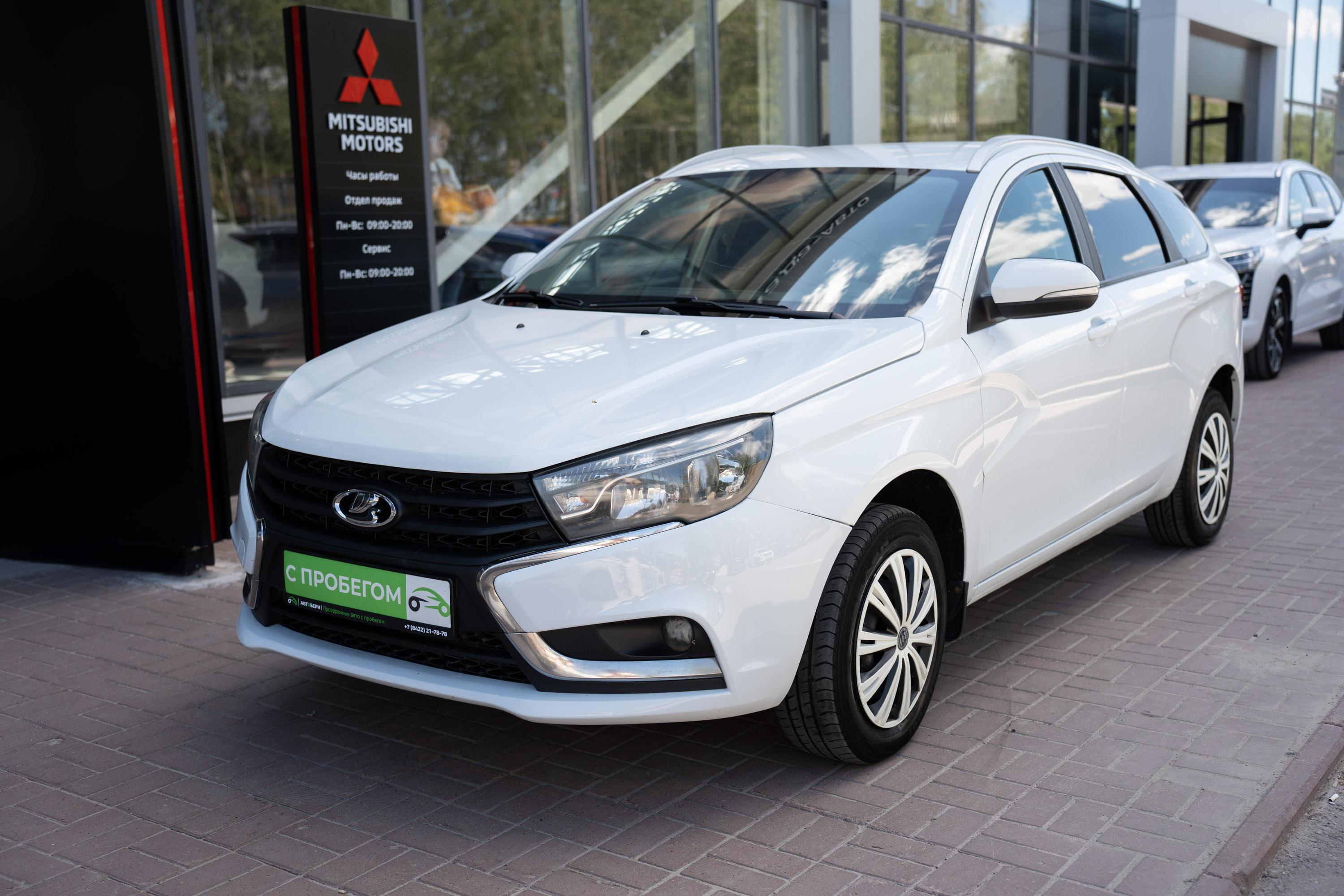 Фотография автомобиля Lada (ВАЗ) Vesta