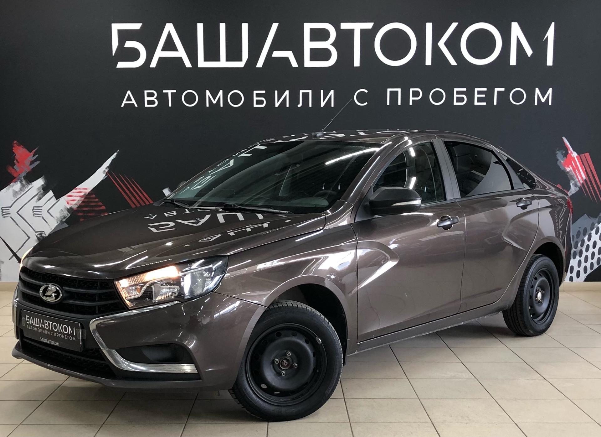 Фотография автомобиля Lada (ВАЗ) Vesta