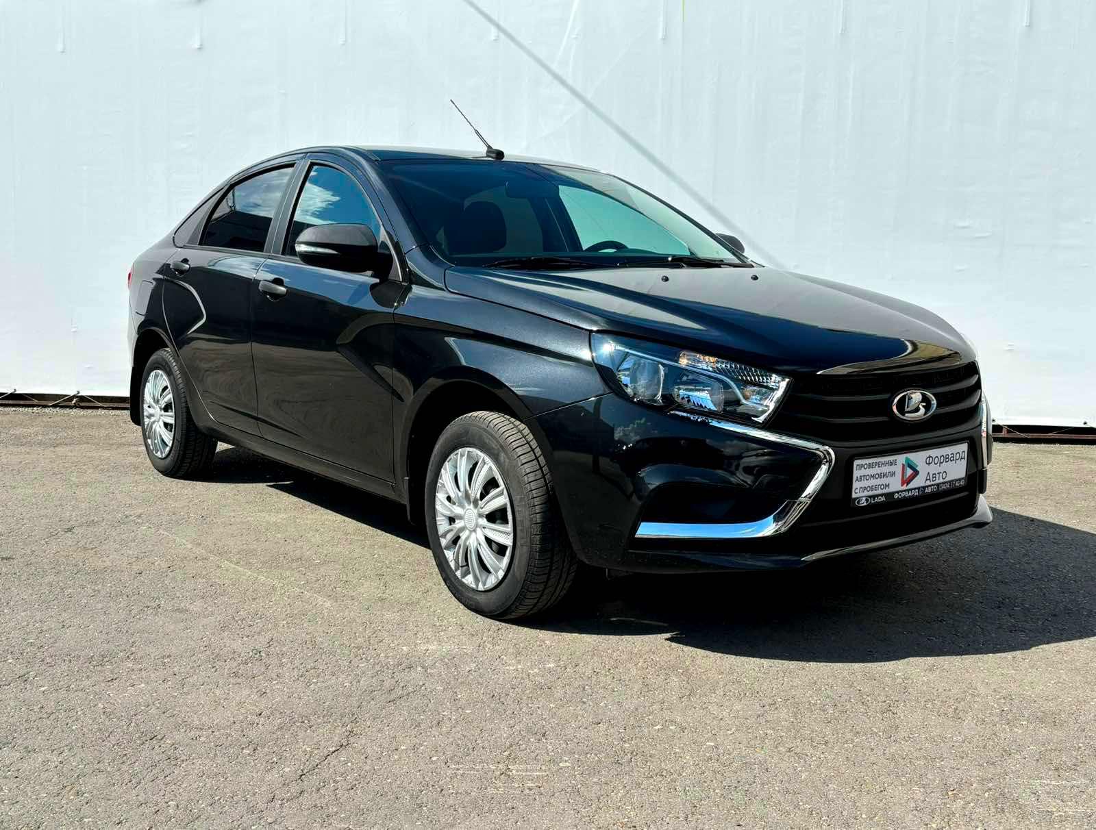 Фотография автомобиля Lada (ВАЗ) Vesta