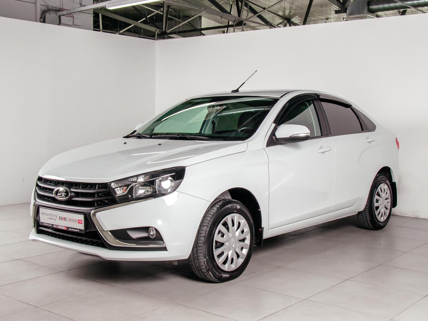 Фотография автомобиля Lada (ВАЗ) Vesta