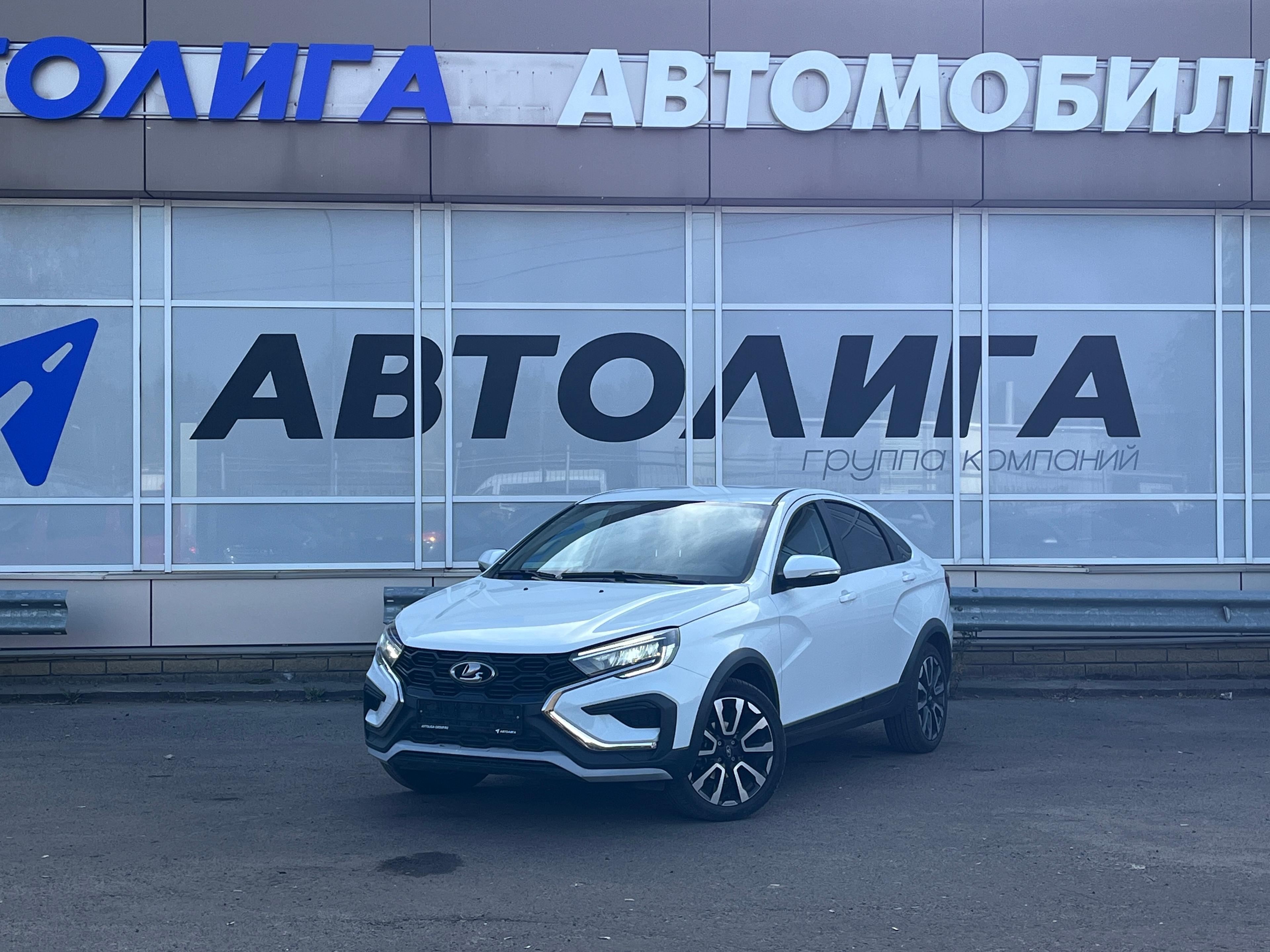 Фотография автомобиля Lada (ВАЗ) Vesta