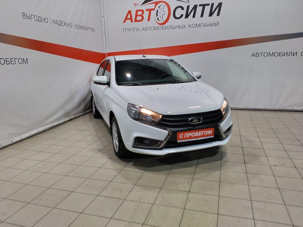 Фотография автомобиля Lada (ВАЗ) Vesta