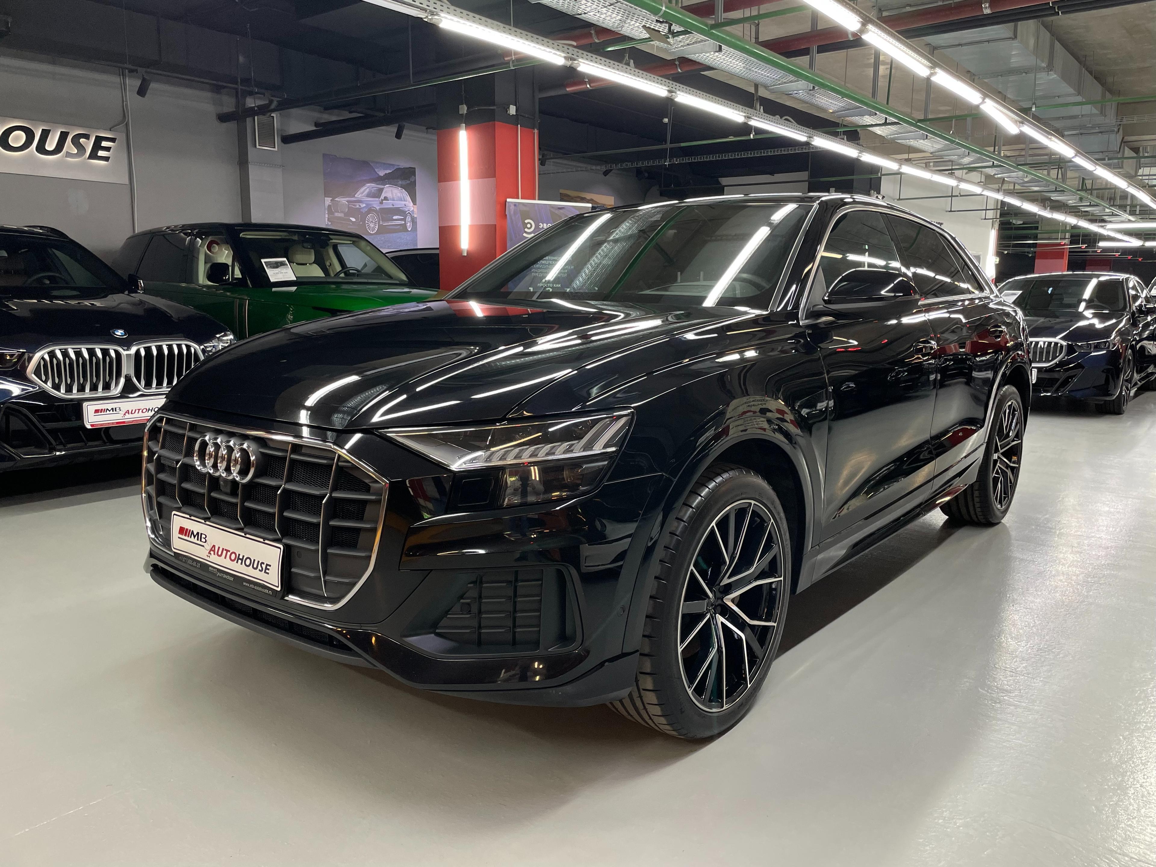 Фотография автомобиля Audi Q8