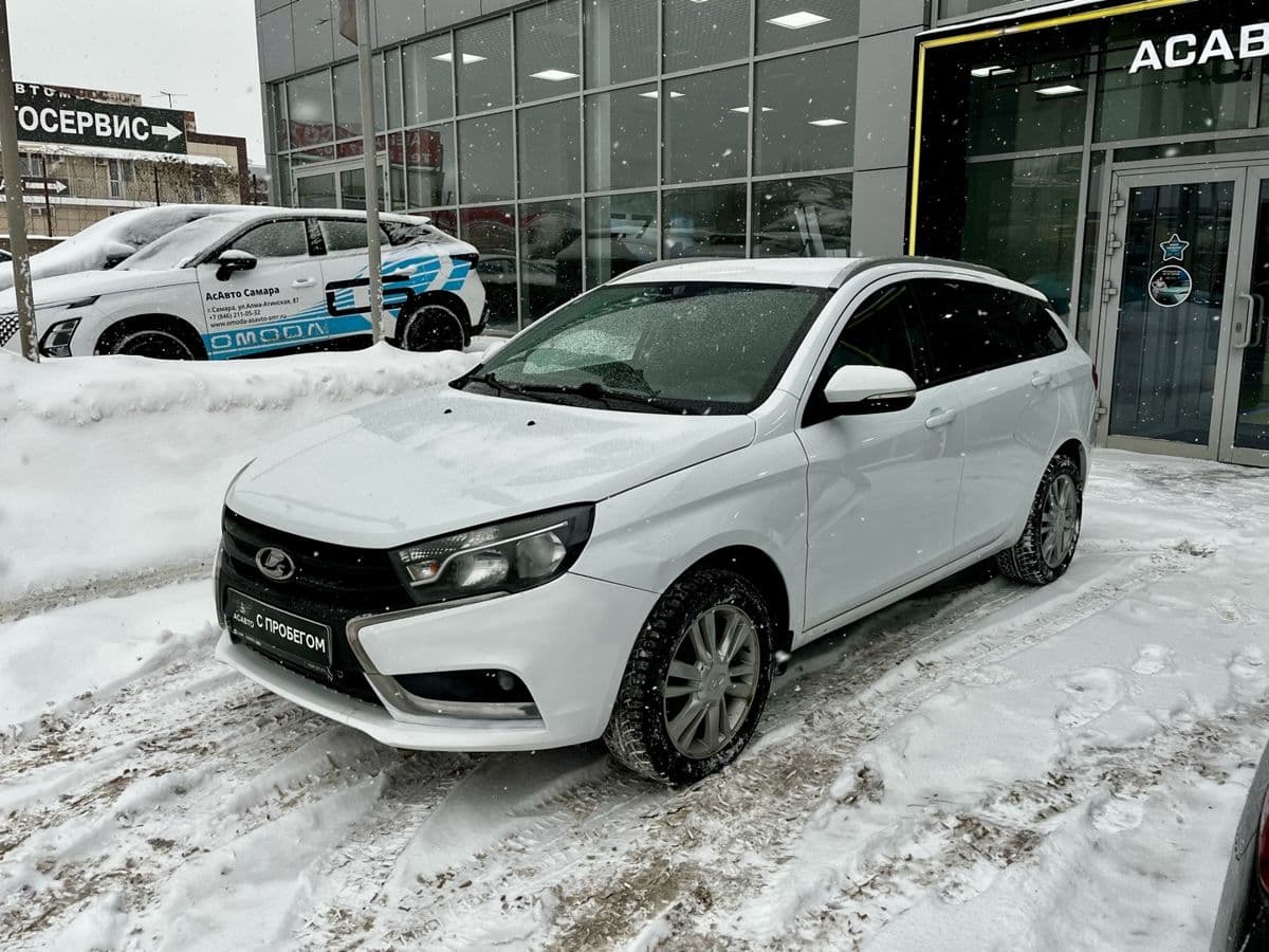 Фотография автомобиля Lada (ВАЗ) Vesta