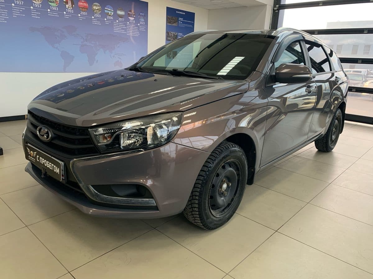 Фотография автомобиля Lada (ВАЗ) Vesta