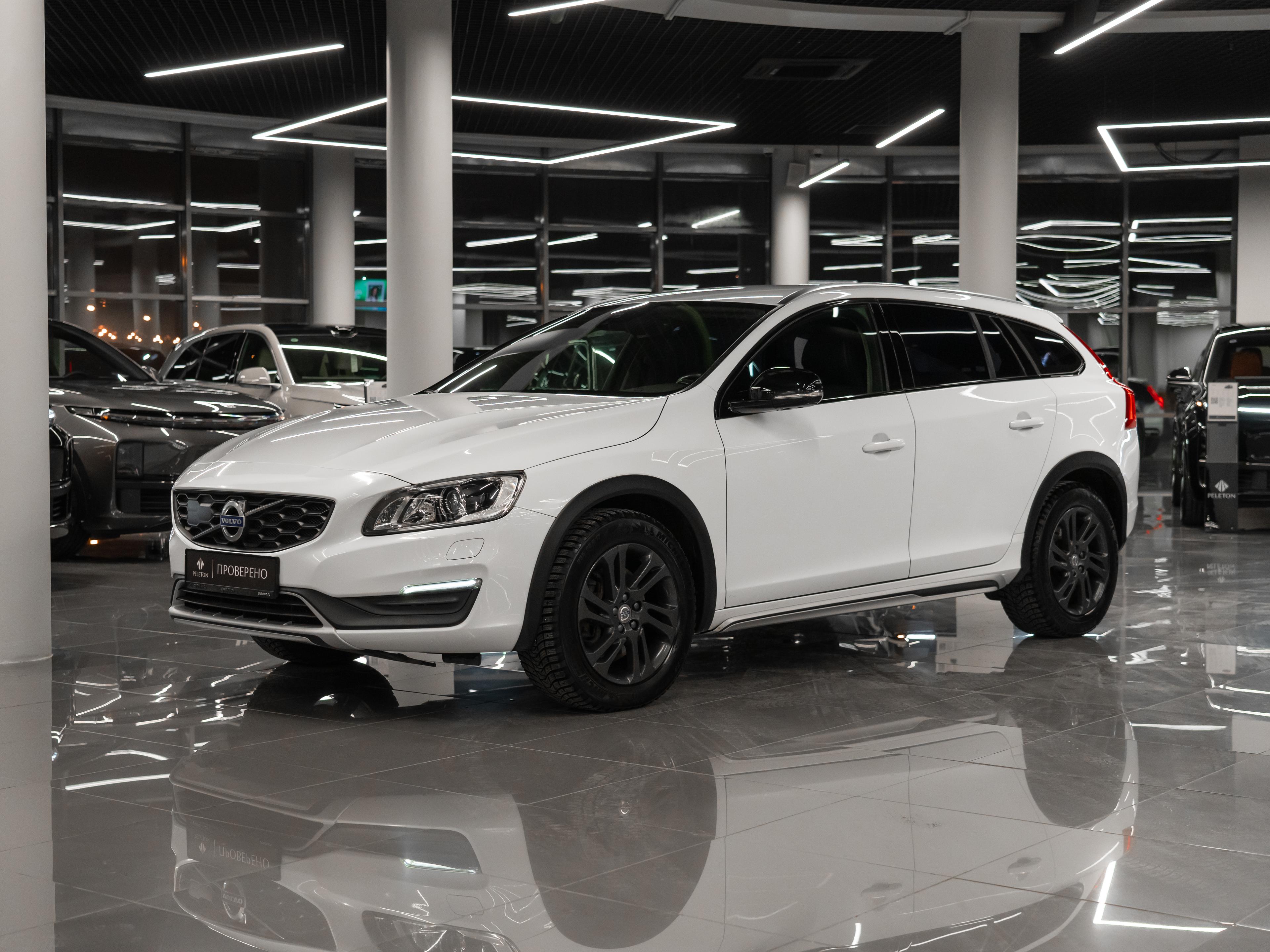 Фотография автомобиля Volvo V60 Cross Country