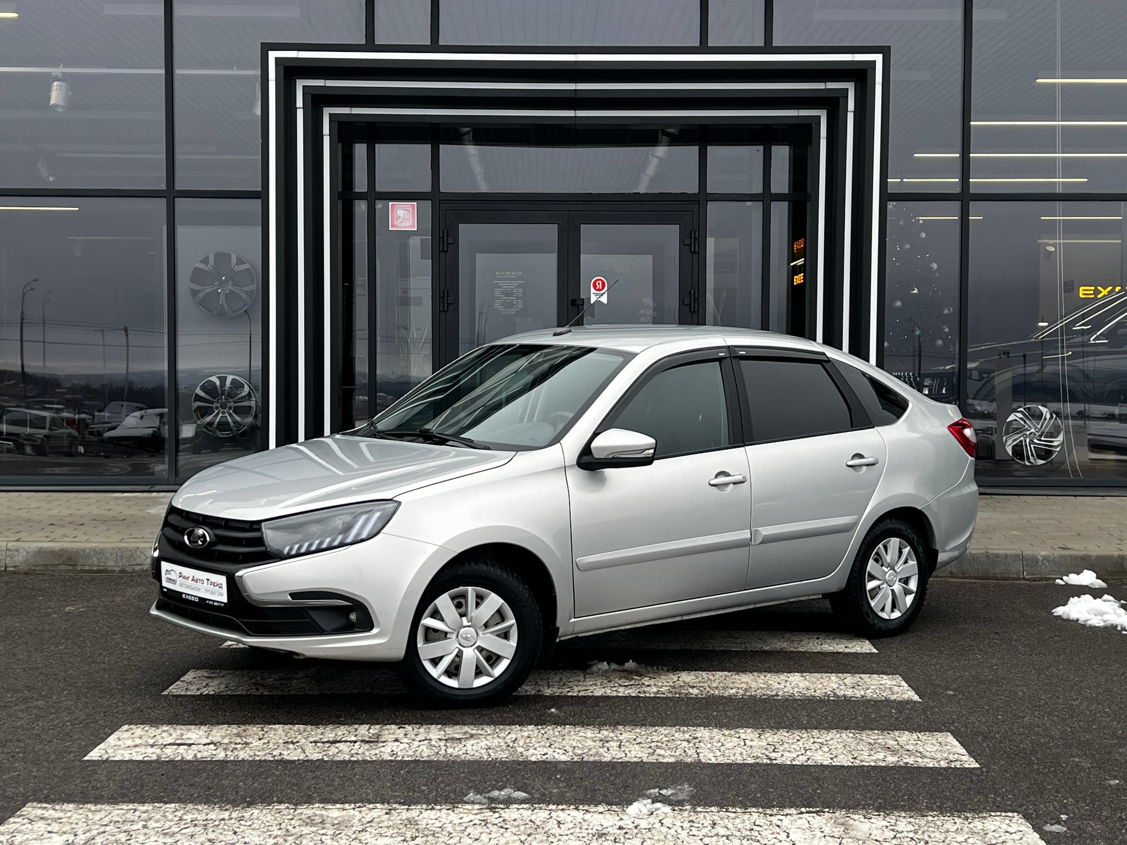 Фотография автомобиля Lada (ВАЗ) Granta