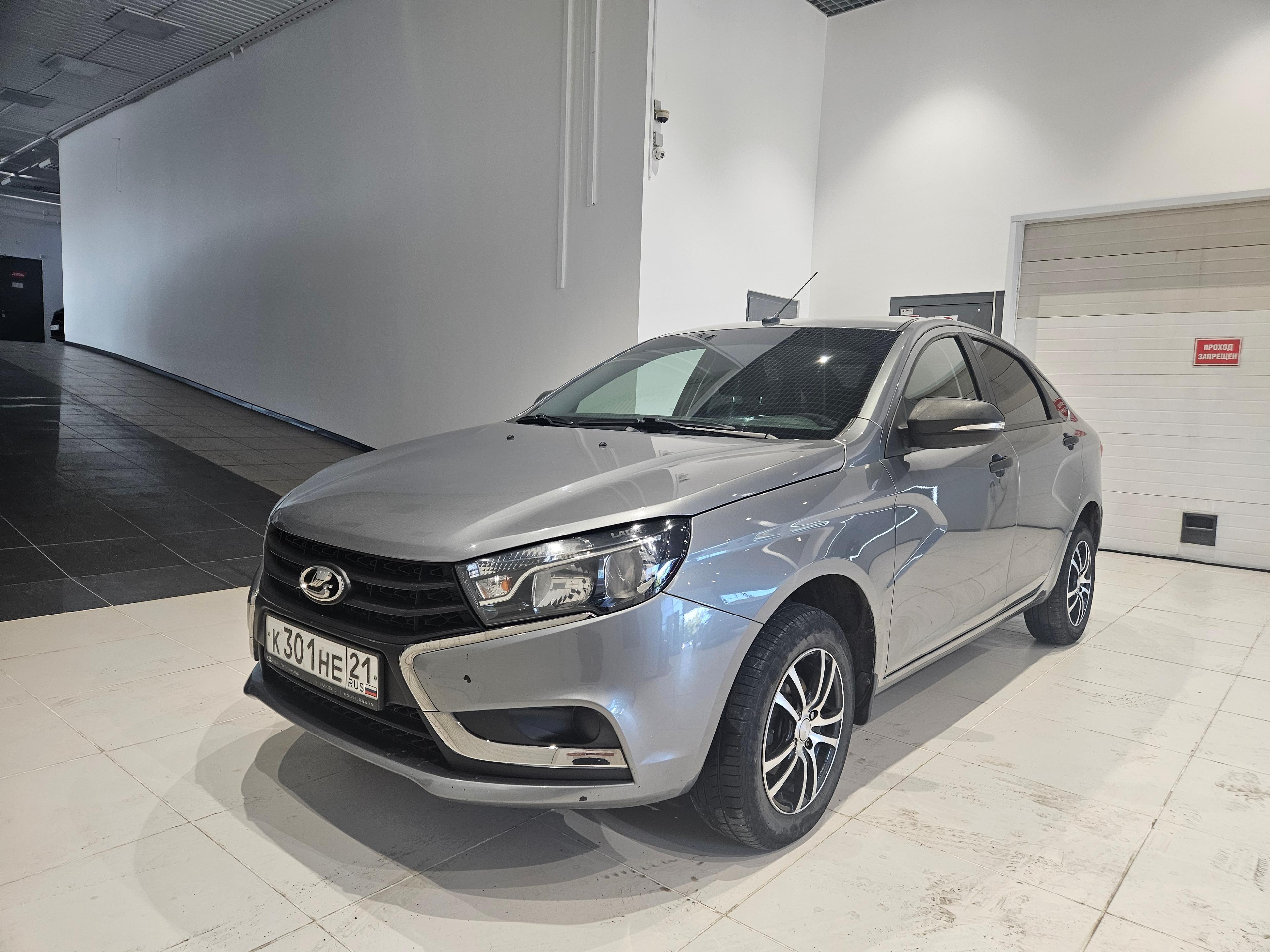 Фотография автомобиля Lada (ВАЗ) Vesta