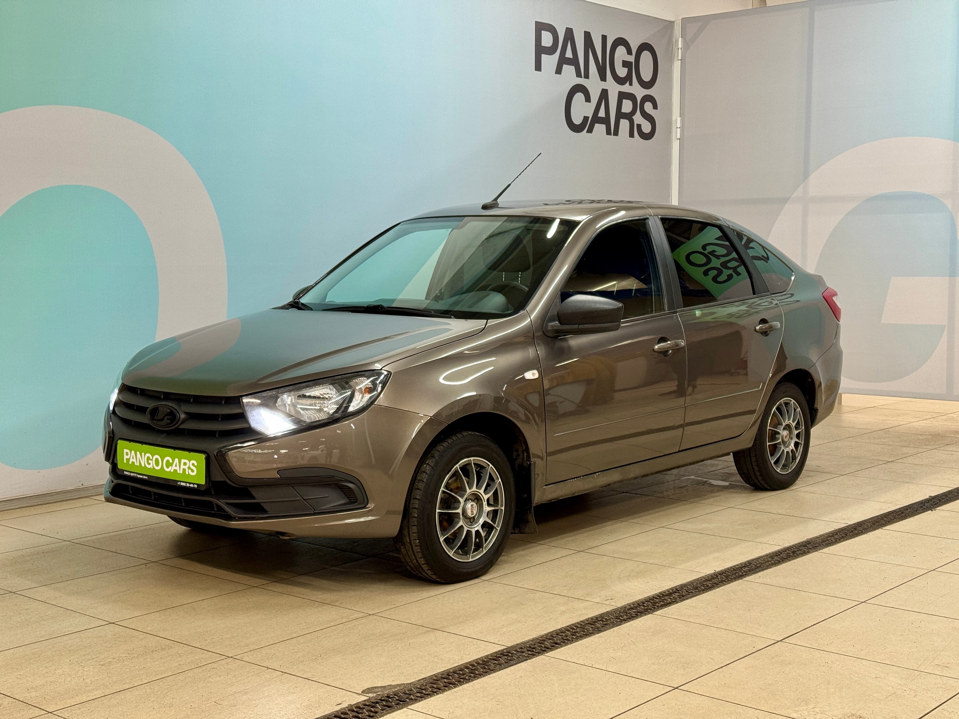 Фотография автомобиля Lada (ВАЗ) Granta