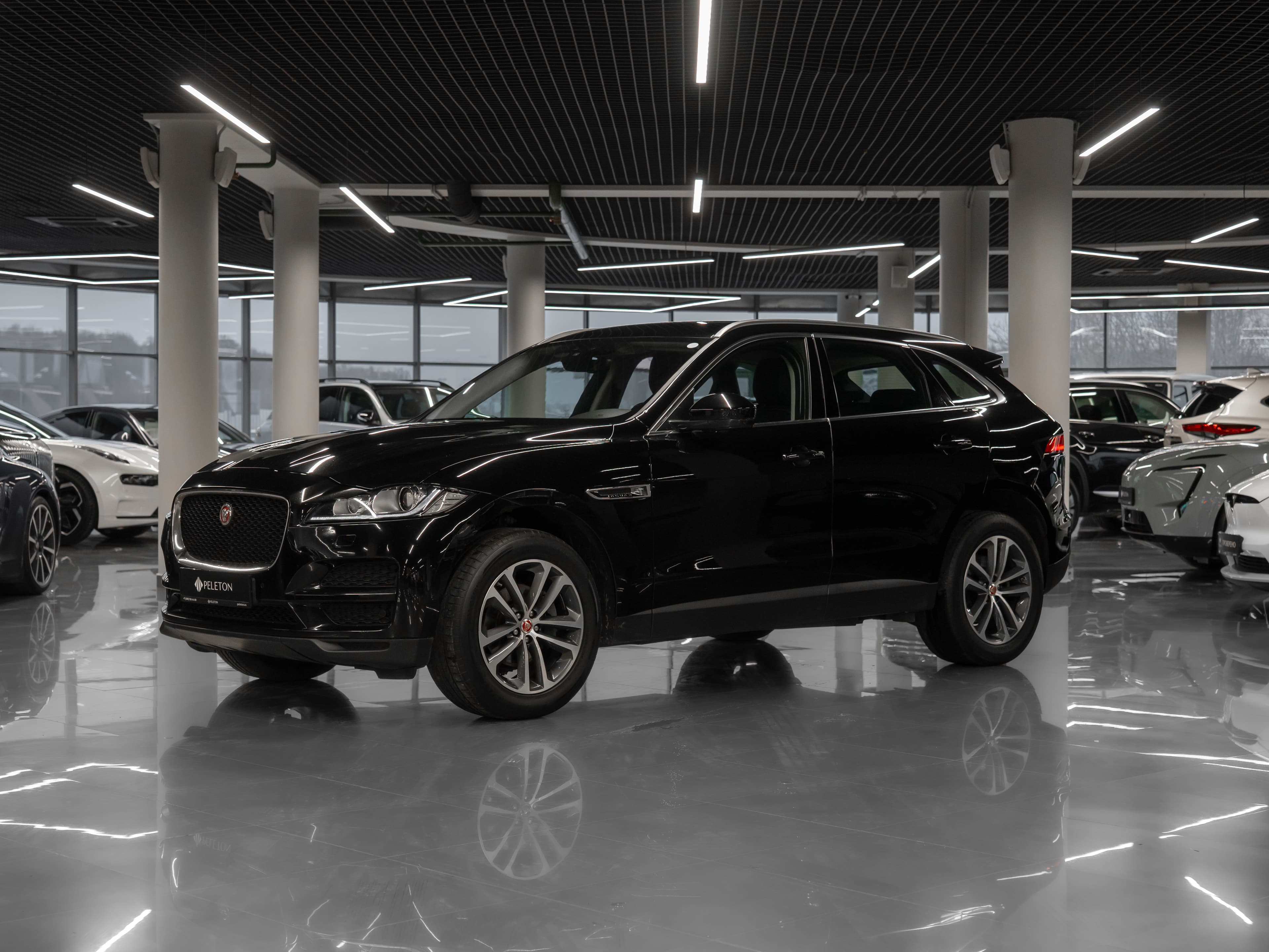 Фотография автомобиля Jaguar F-Pace