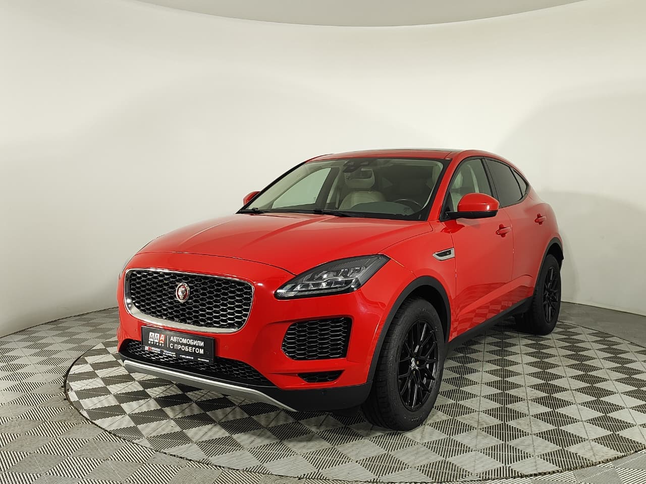 Фотография автомобиля Jaguar E-Pace