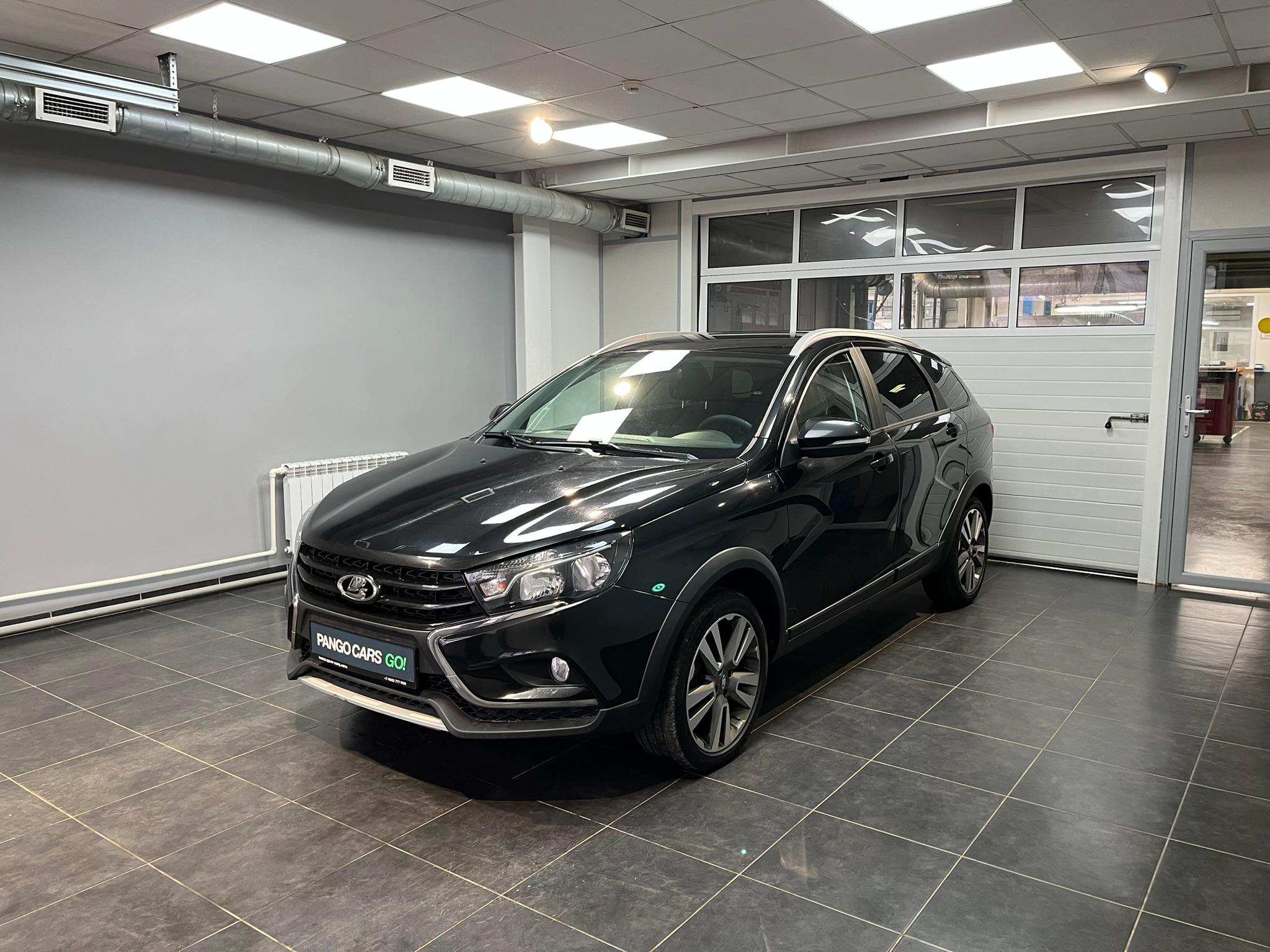 Фотография автомобиля Lada (ВАЗ) Vesta