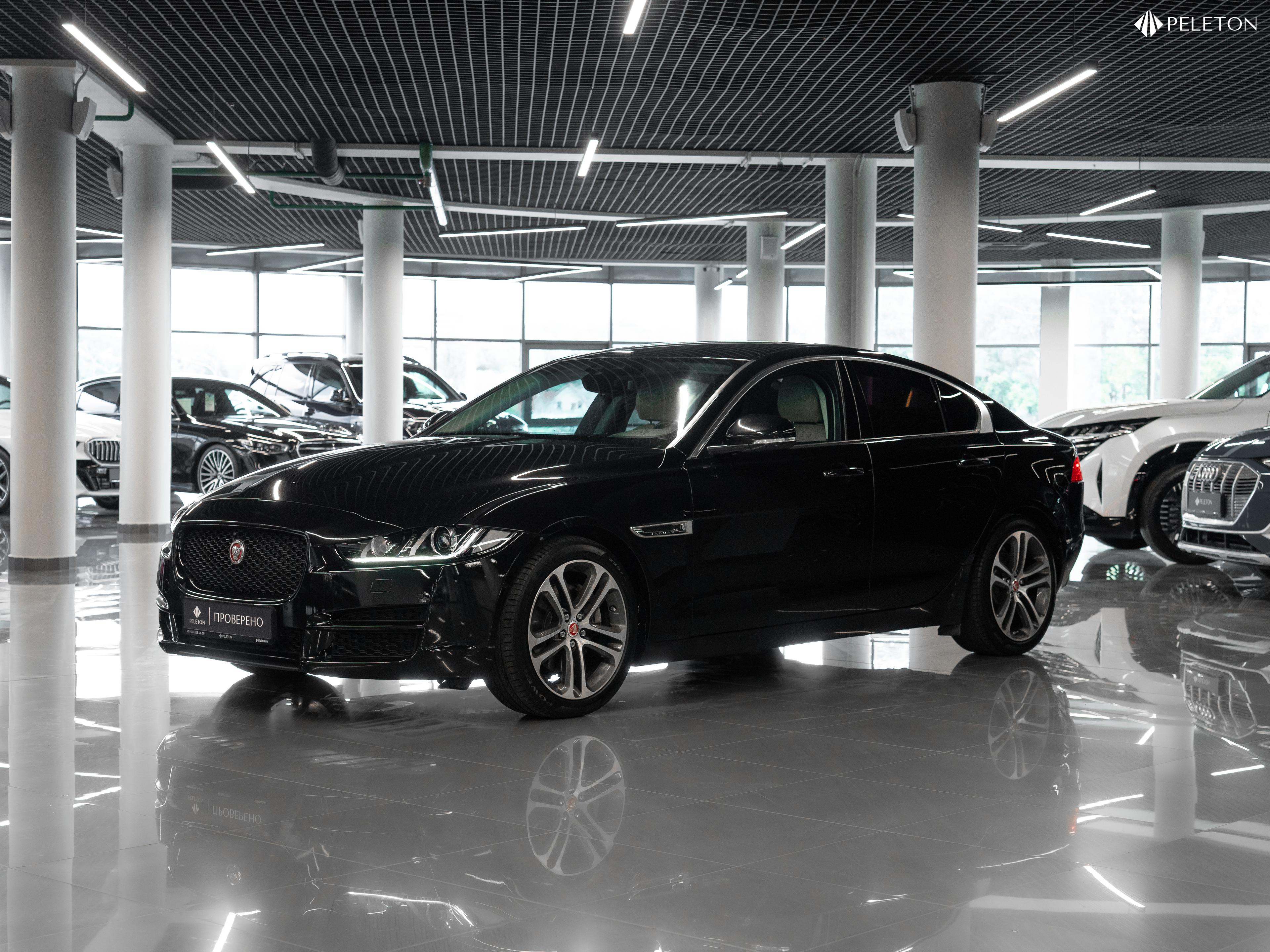 Фотография автомобиля Jaguar XE