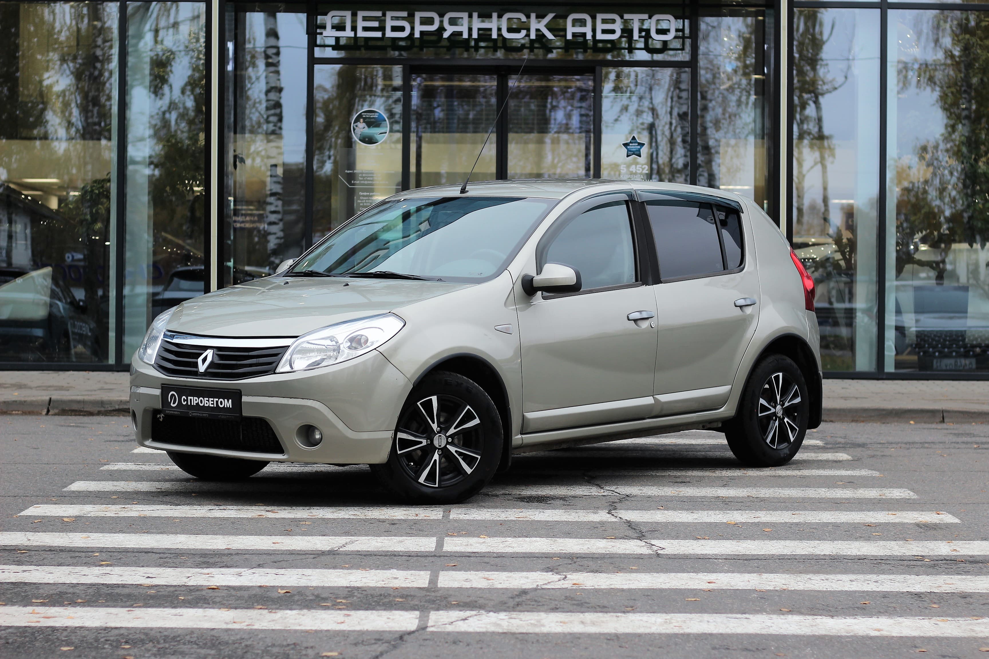 Фотография автомобиля Renault Sandero