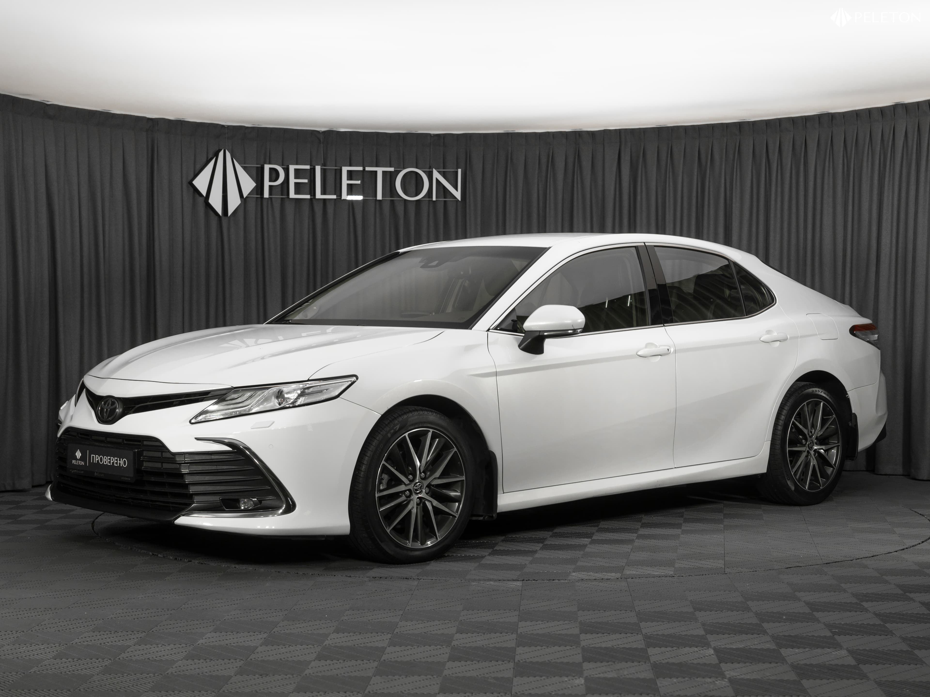 Фотография автомобиля Toyota Camry