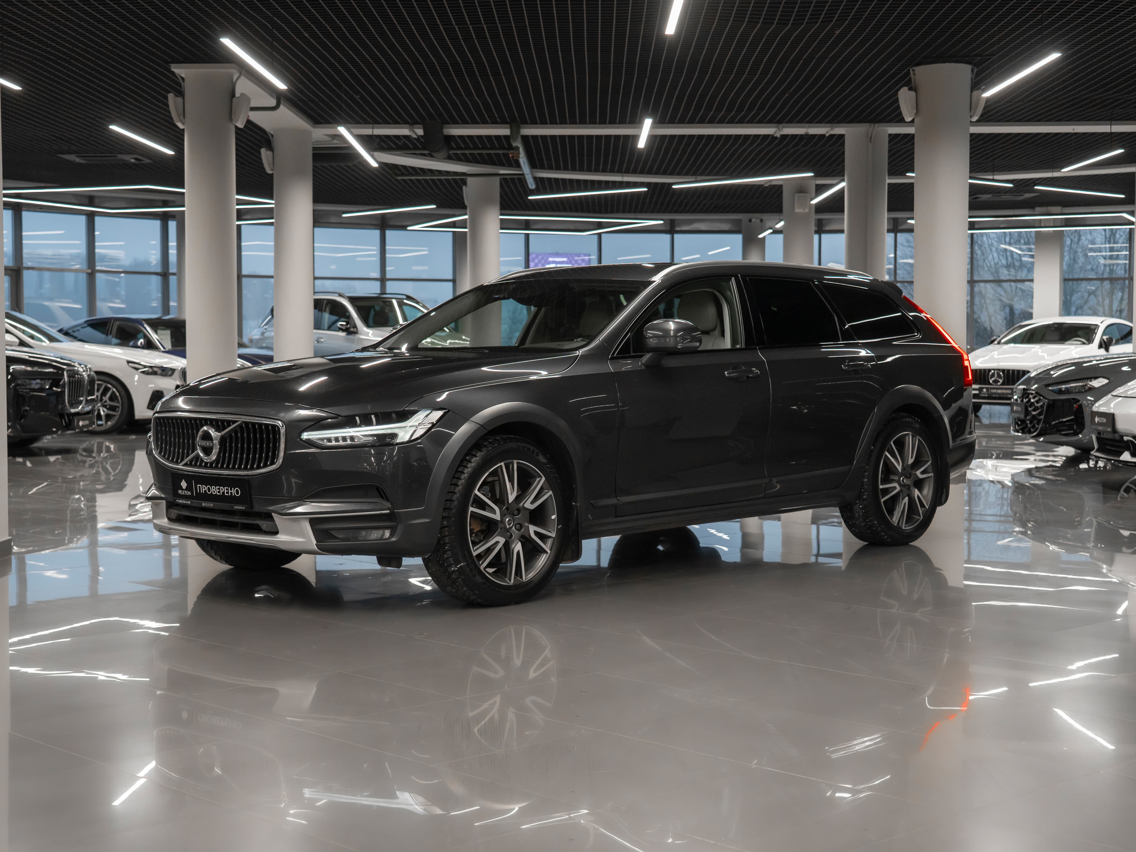 Фотография автомобиля Volvo V90 Cross Country