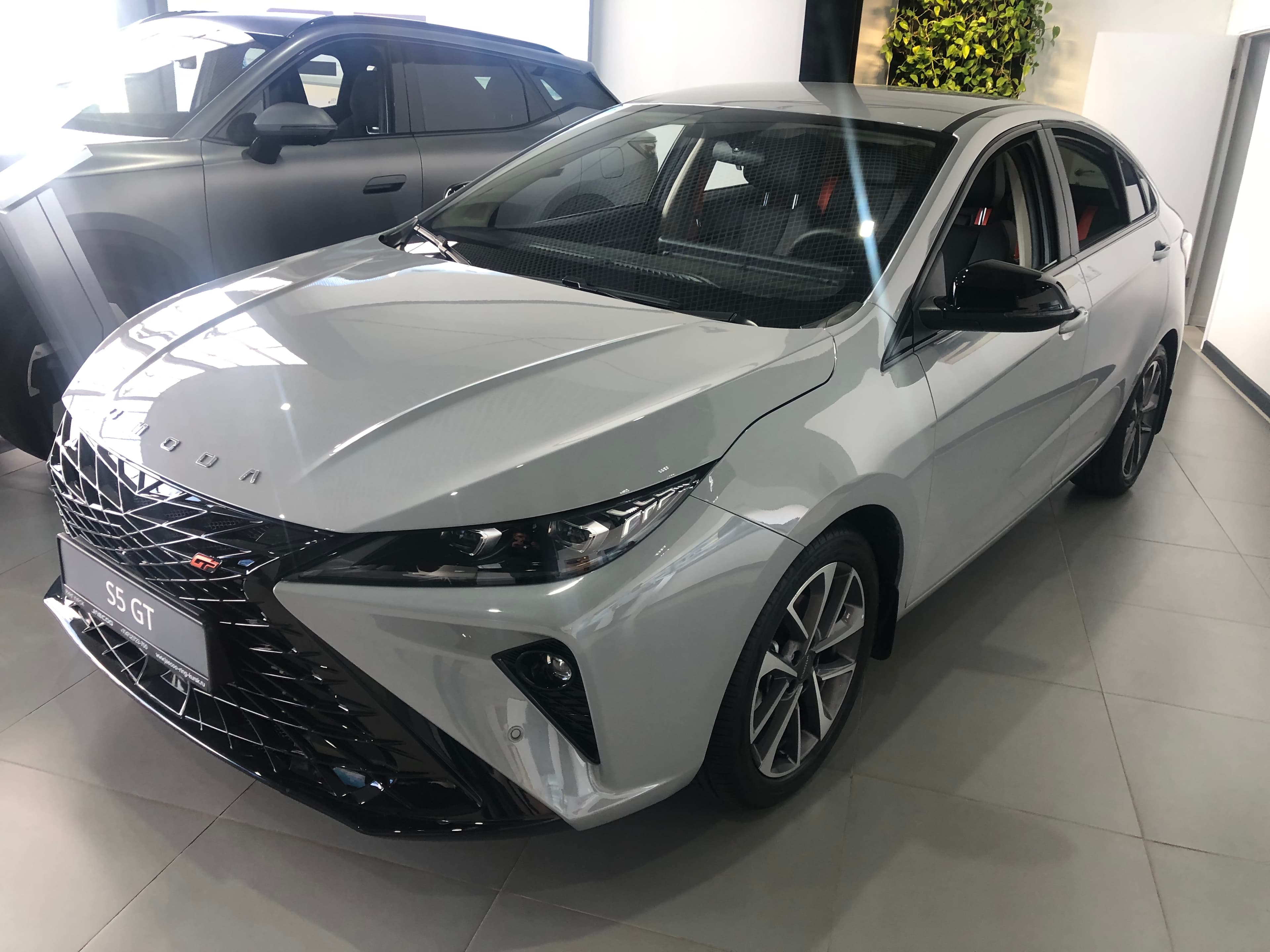 Фотография автомобиля OMODA S5 GT