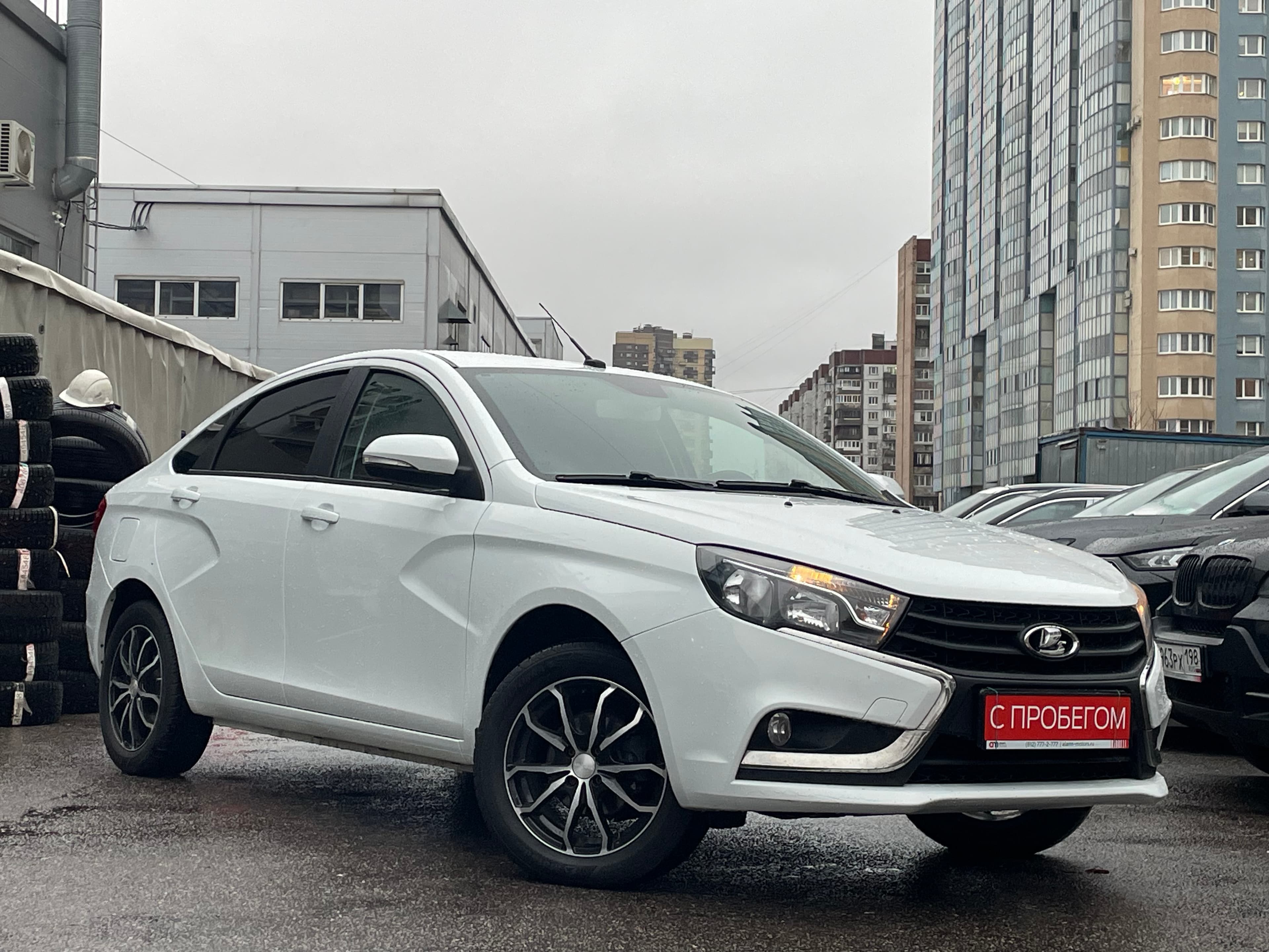 Фотография автомобиля Lada (ВАЗ) Vesta