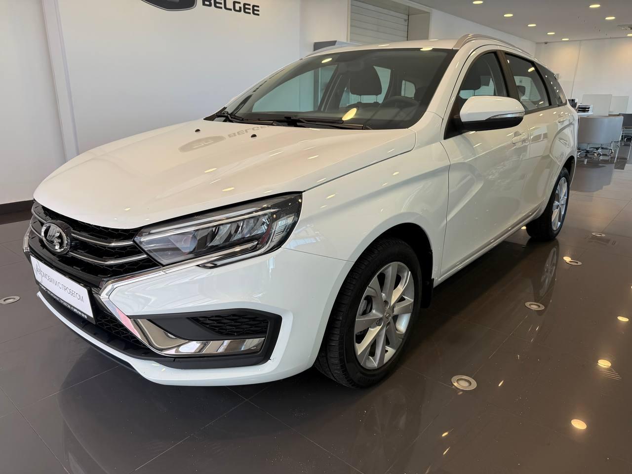 Фотография автомобиля Lada (ВАЗ) Vesta