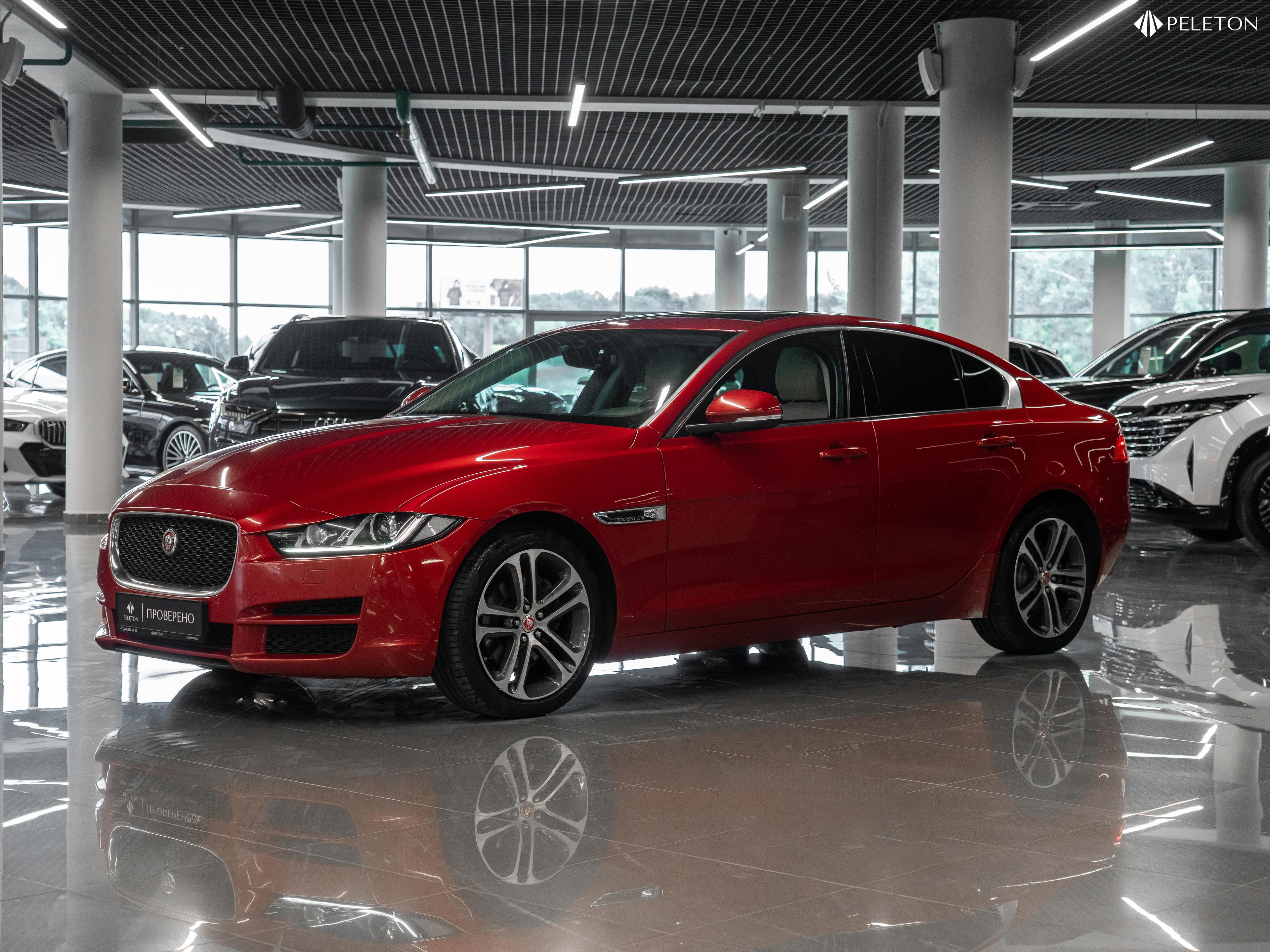 Фотография автомобиля Jaguar XE
