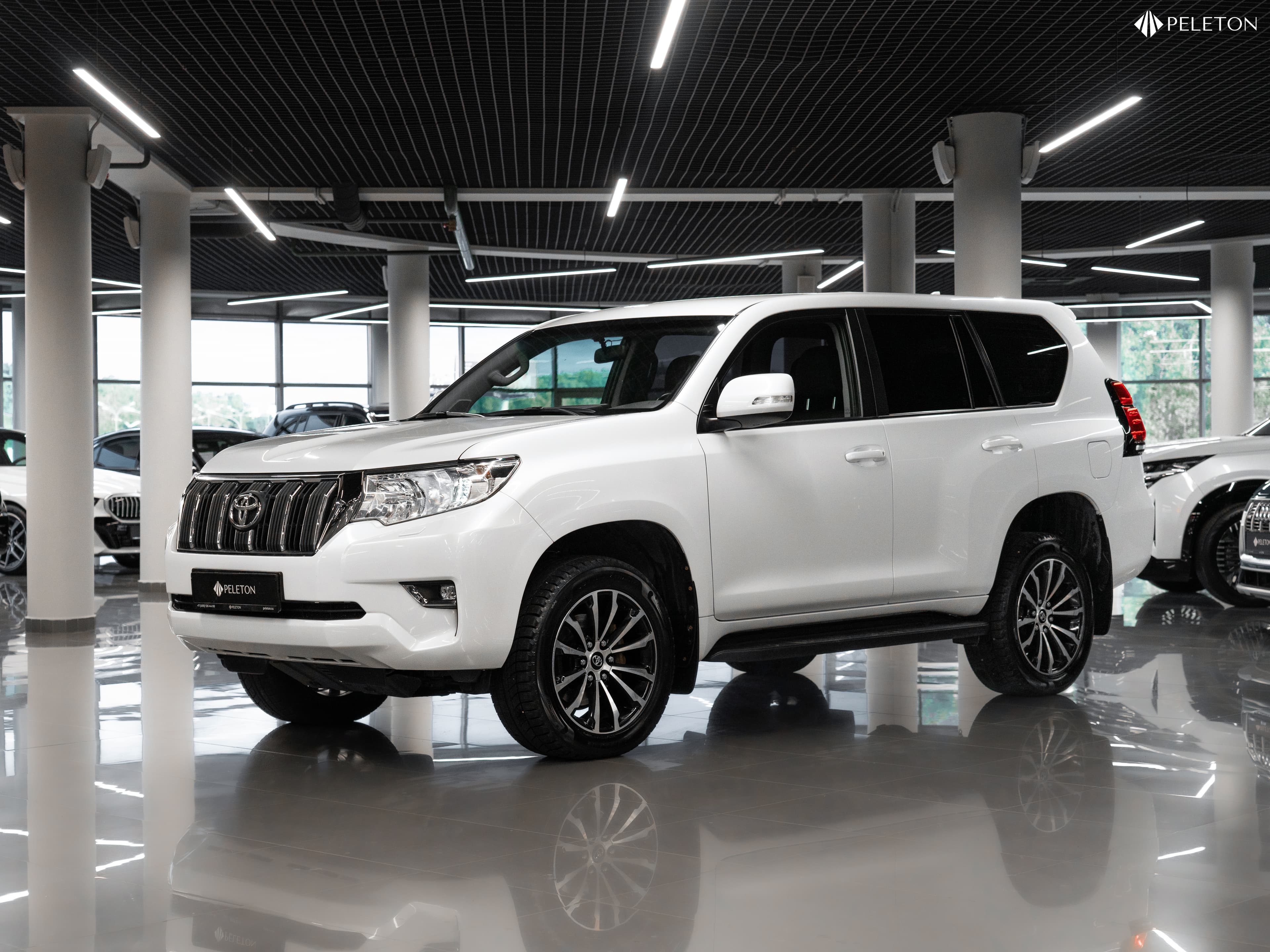 Фотография автомобиля Toyota Land Cruiser Prado