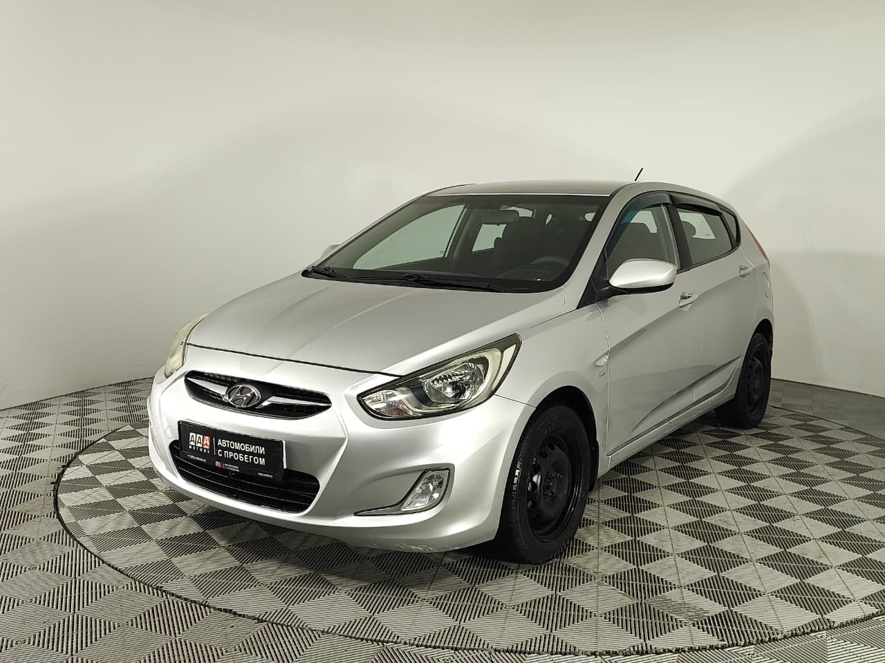 Фотография автомобиля Hyundai Solaris