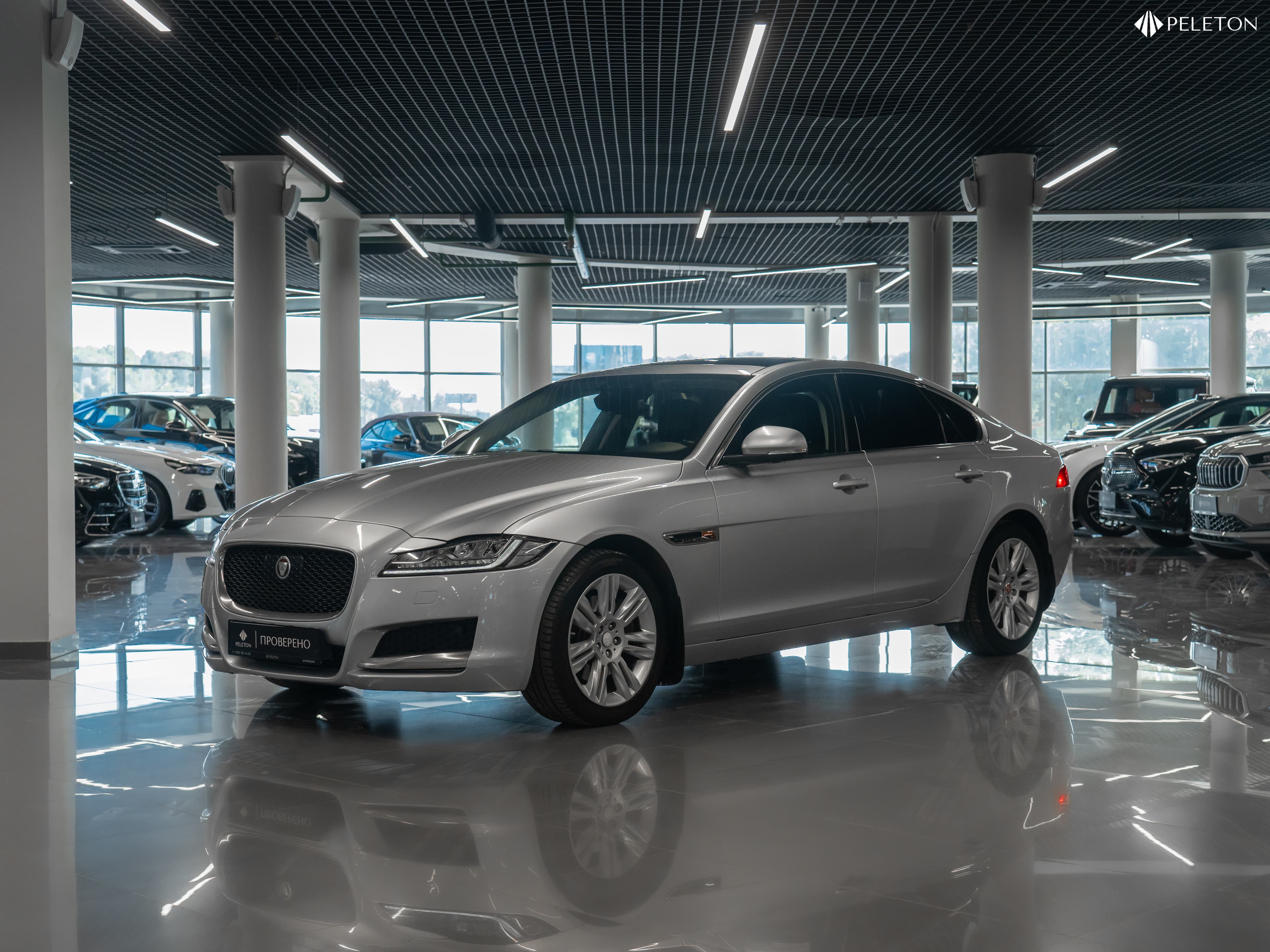 Фотография автомобиля Jaguar XF