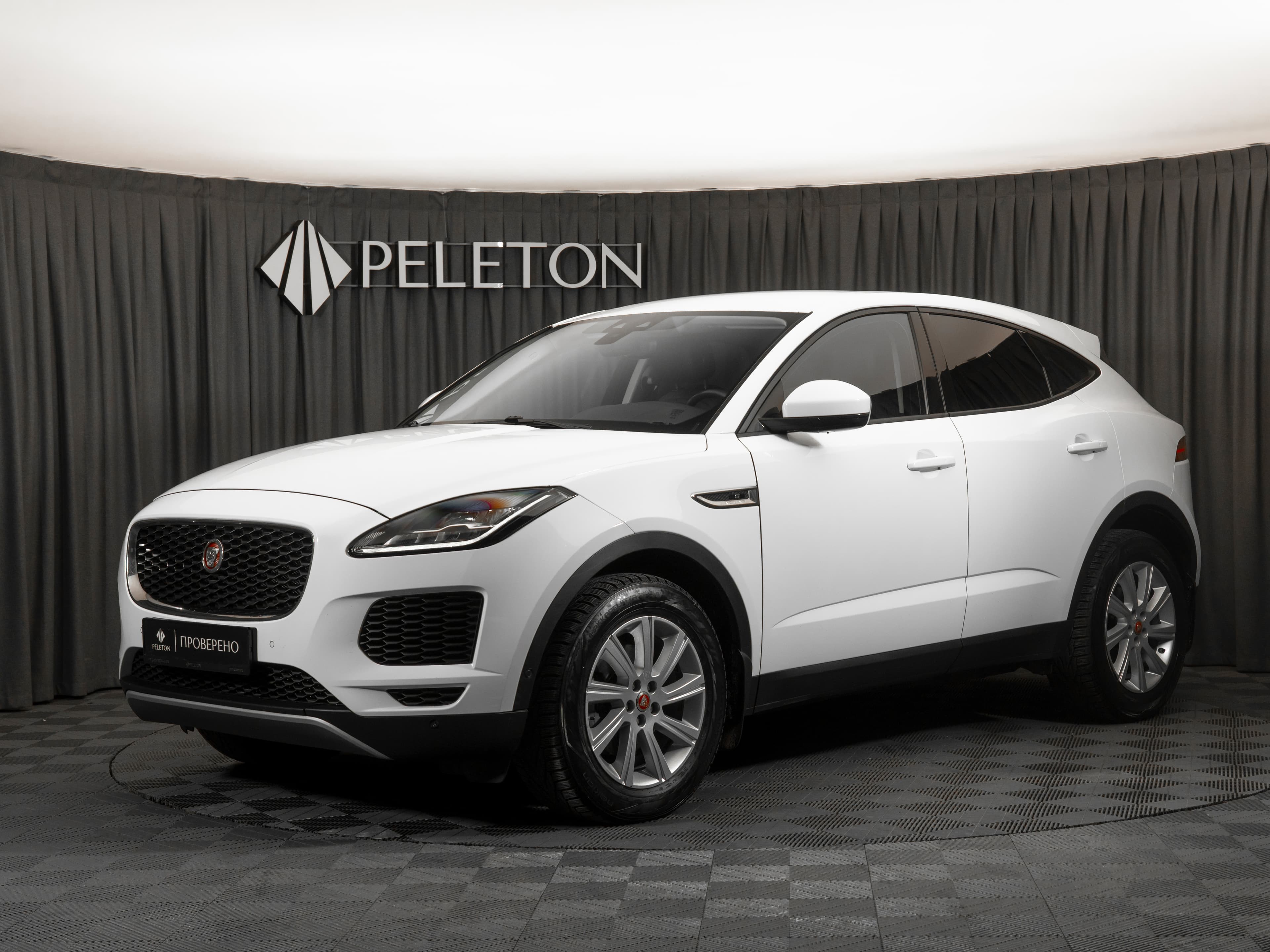 Фотография автомобиля Jaguar E-Pace