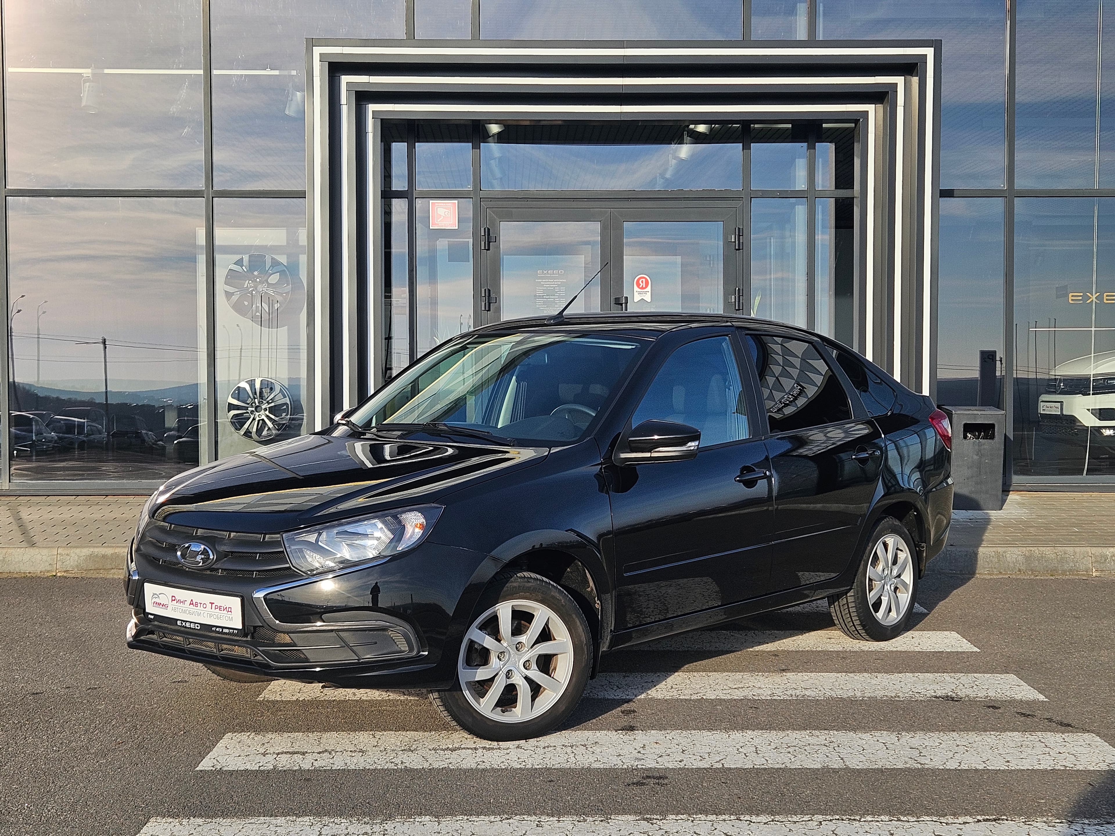 Фотография автомобиля Lada (ВАЗ) Granta