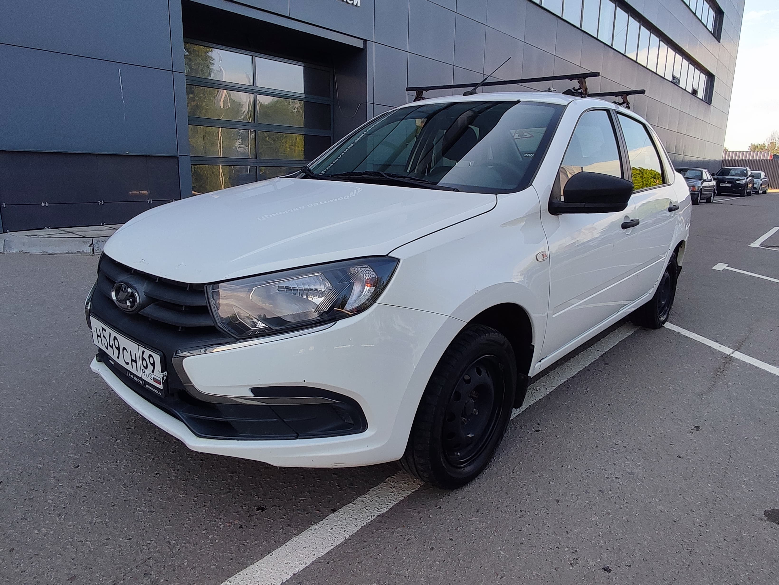 Фотография автомобиля Lada (ВАЗ) Granta
