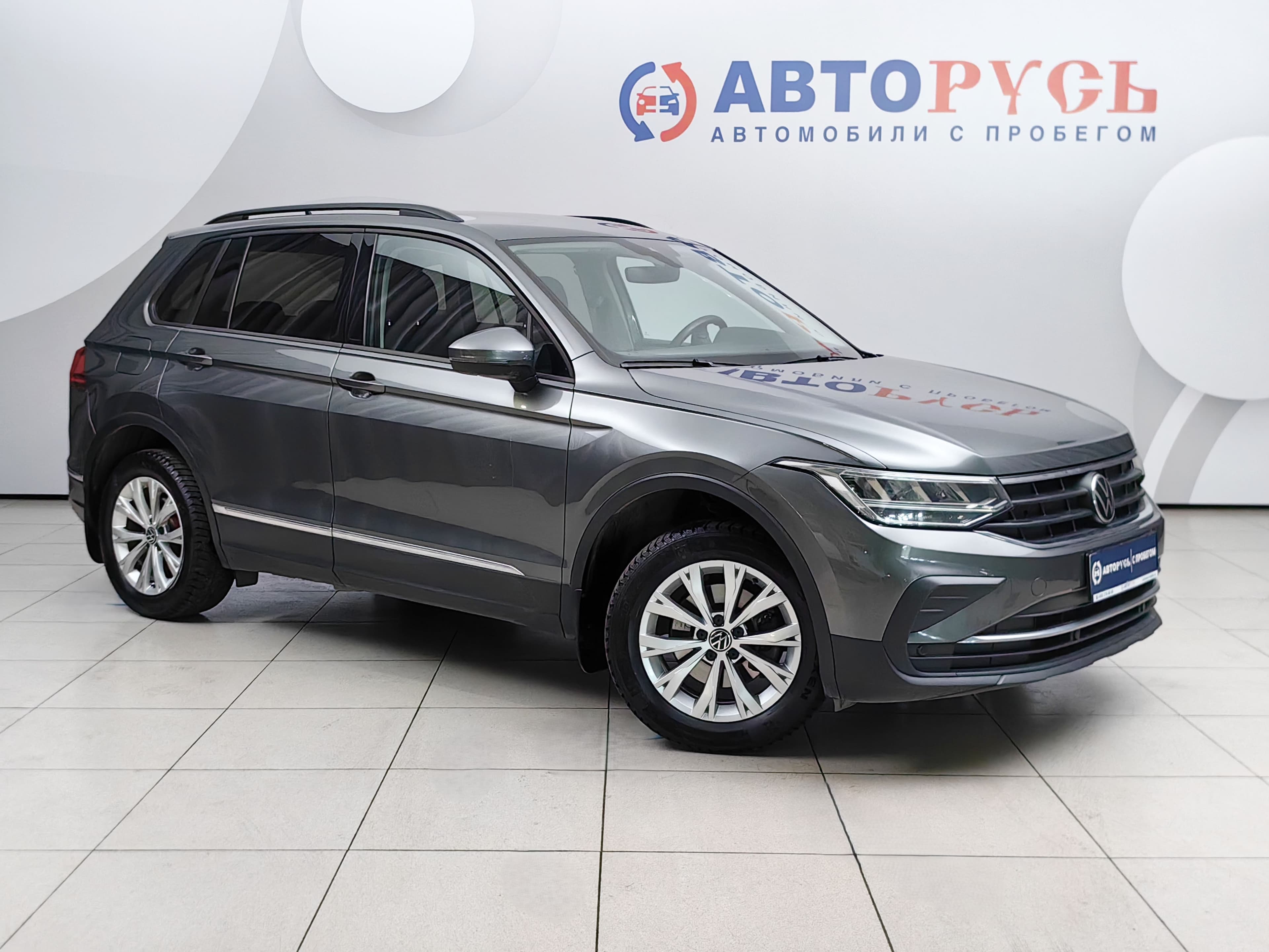 Фотография автомобиля Volkswagen Tiguan