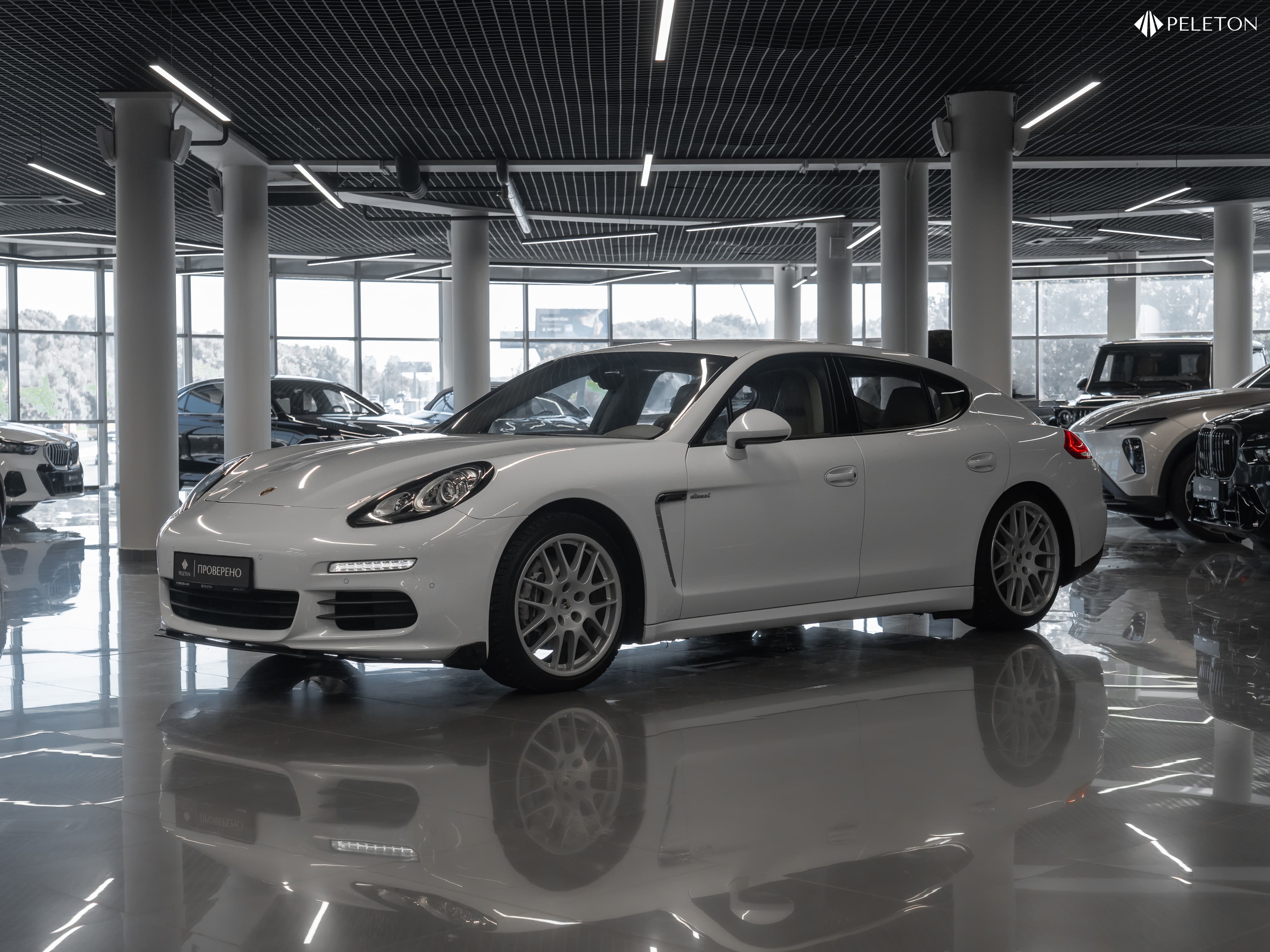 Фотография автомобиля Porsche Panamera