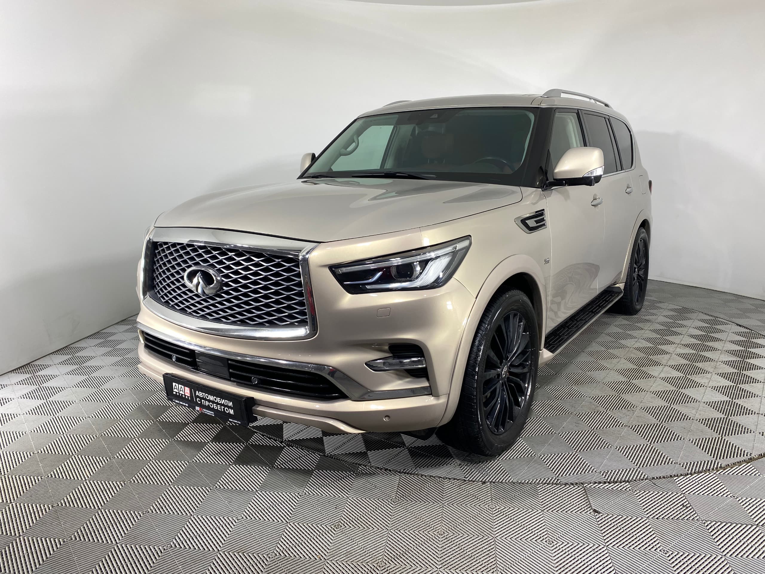 Фотография автомобиля Infiniti QX80